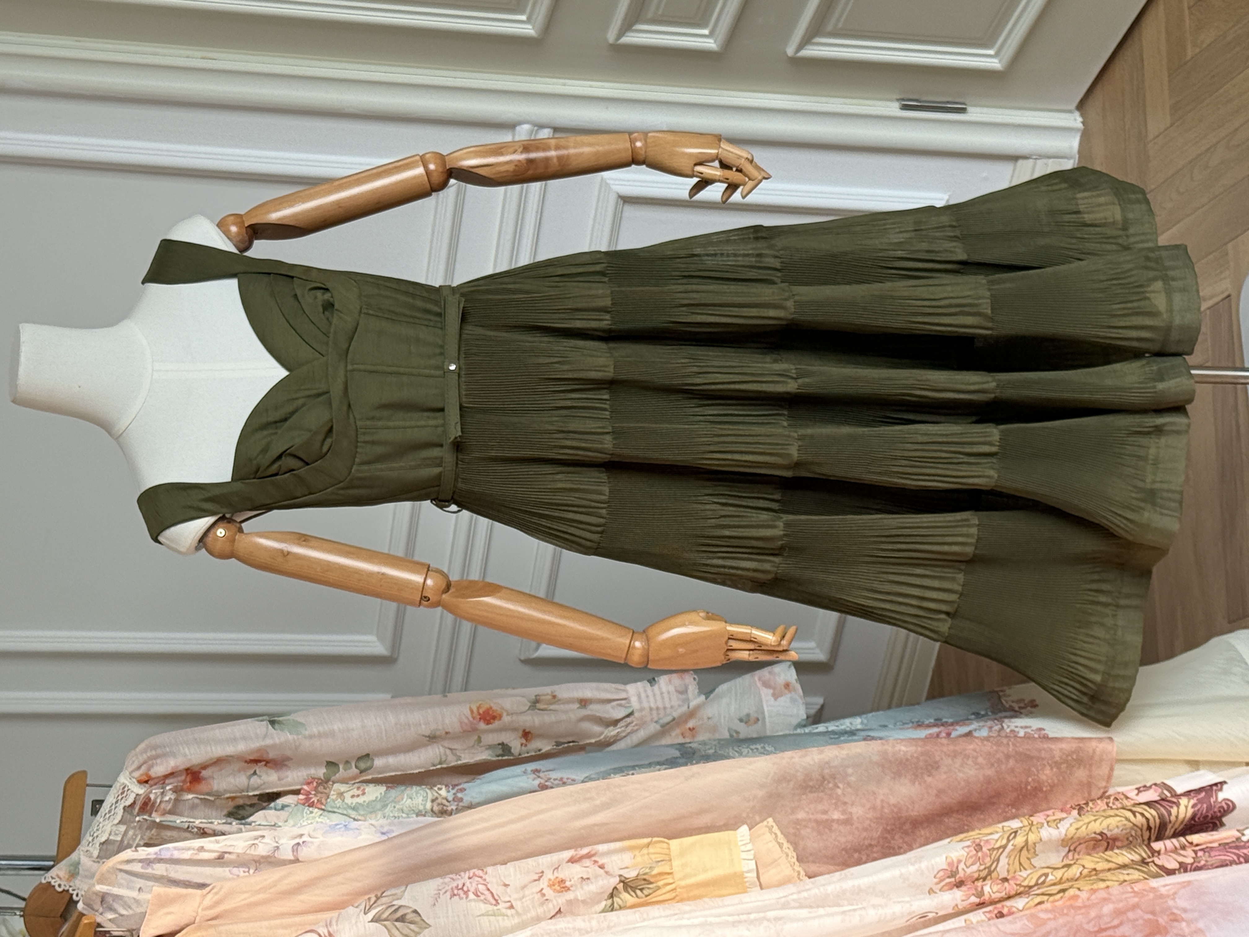 French Vintage Sweetheart Neck Wide Strap Waisted Tiered Pleated Midi Dress