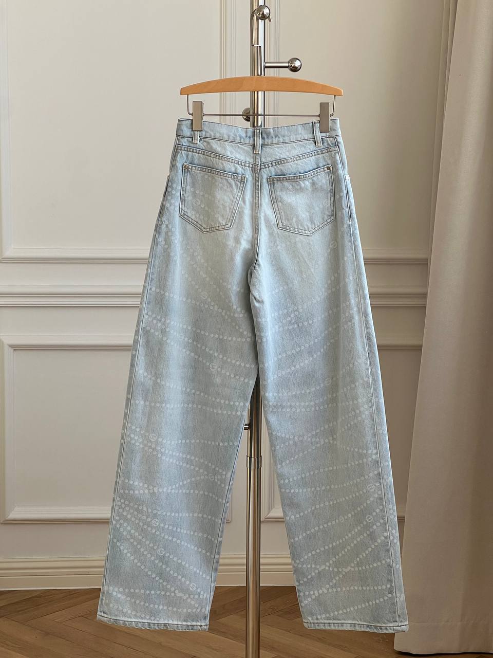 CHANEL Spring-Summer 2025 Pre-Collection (25P) Pearl Print Wide-Leg Denim Pants