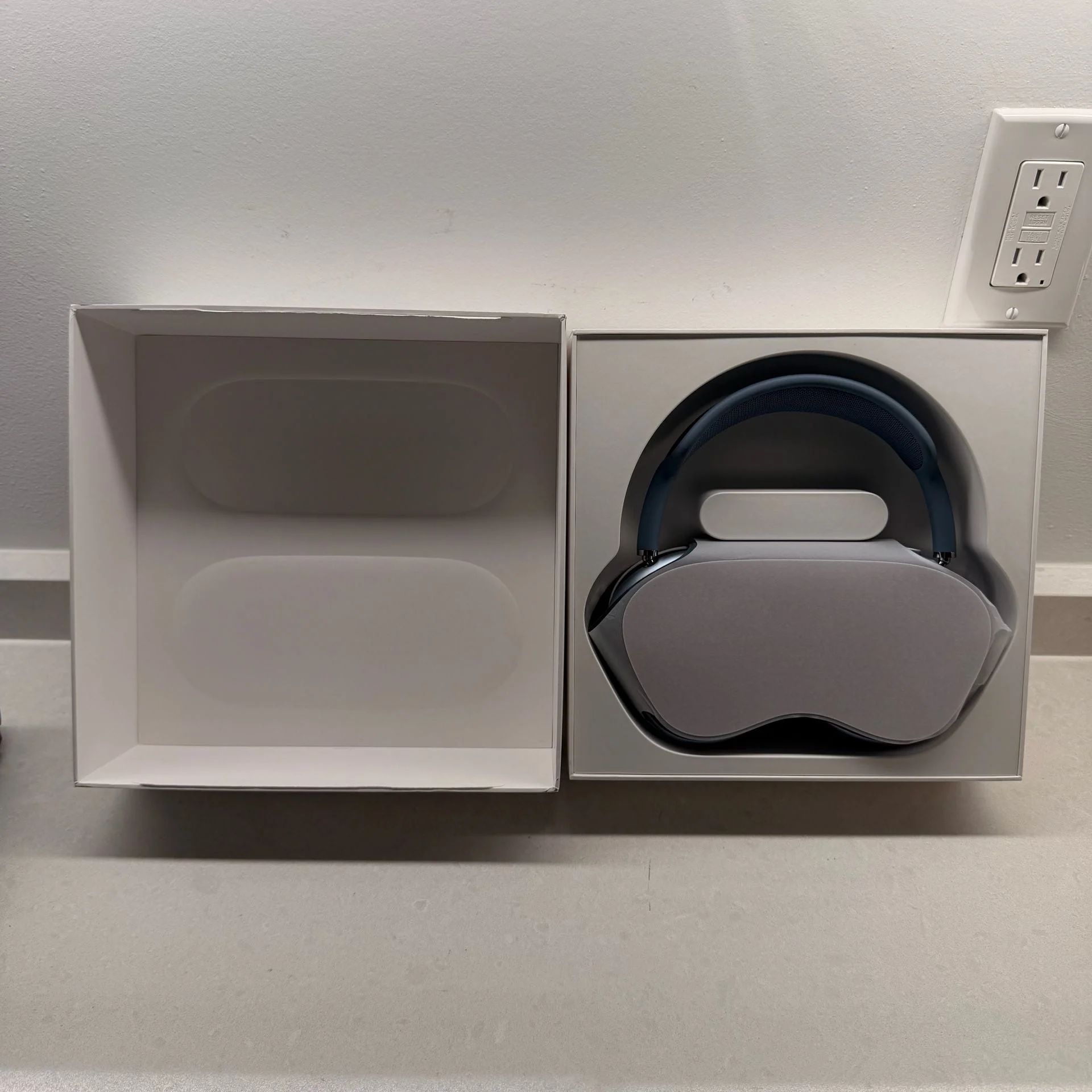 Apple AirPods Max with USB-C (2024 Model) - Z3UQ4