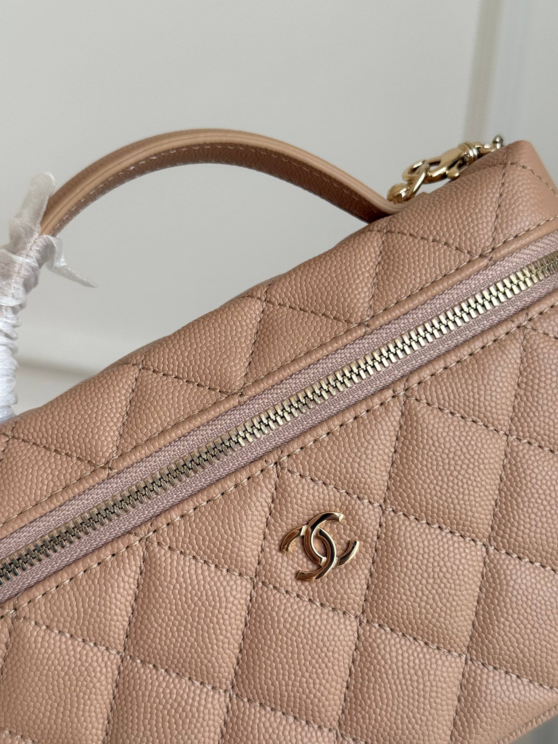 CHANEL Quilted Caviar Leather Long Vanity Case with Top Handle (Nude Beige