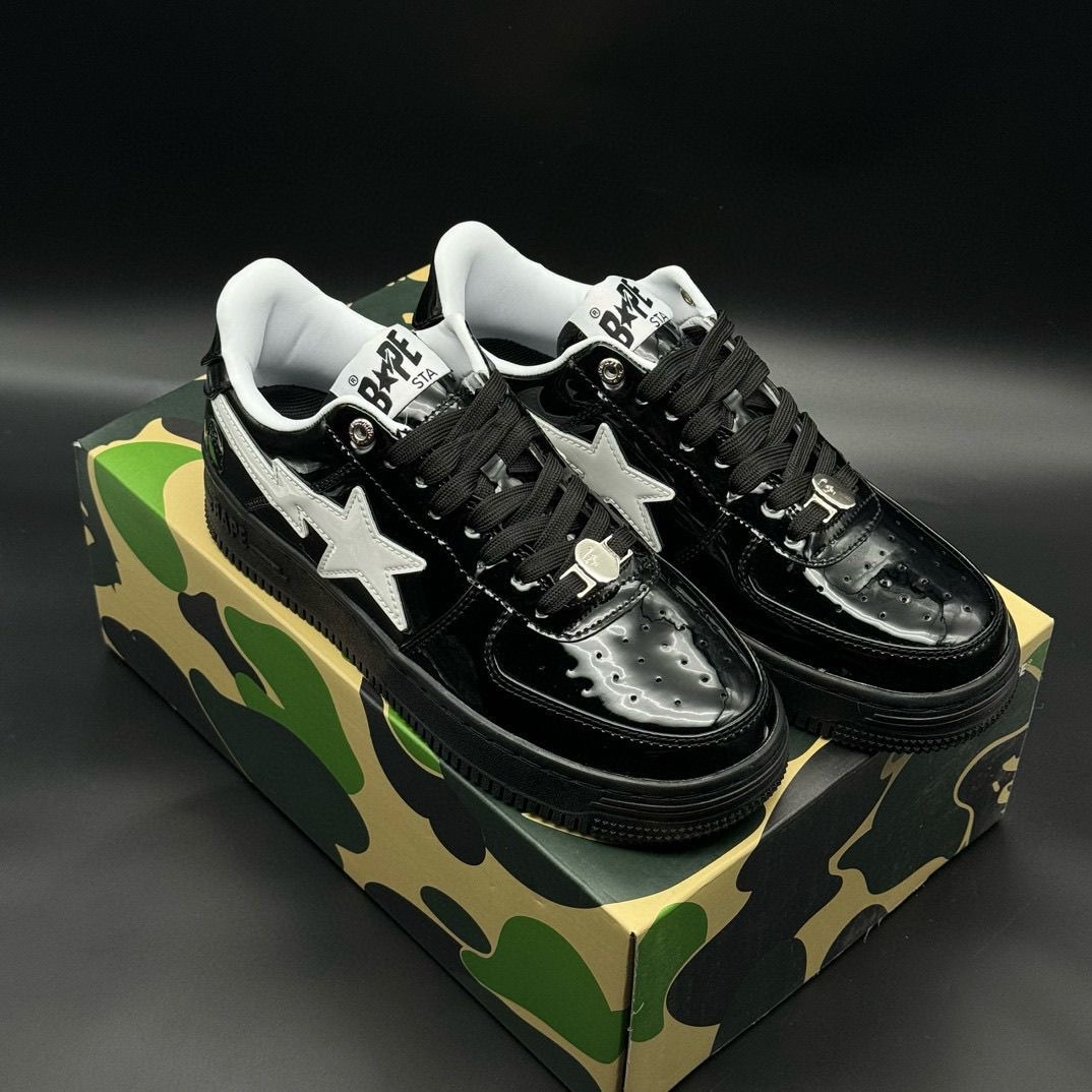 White Star Logo Shoes Black
