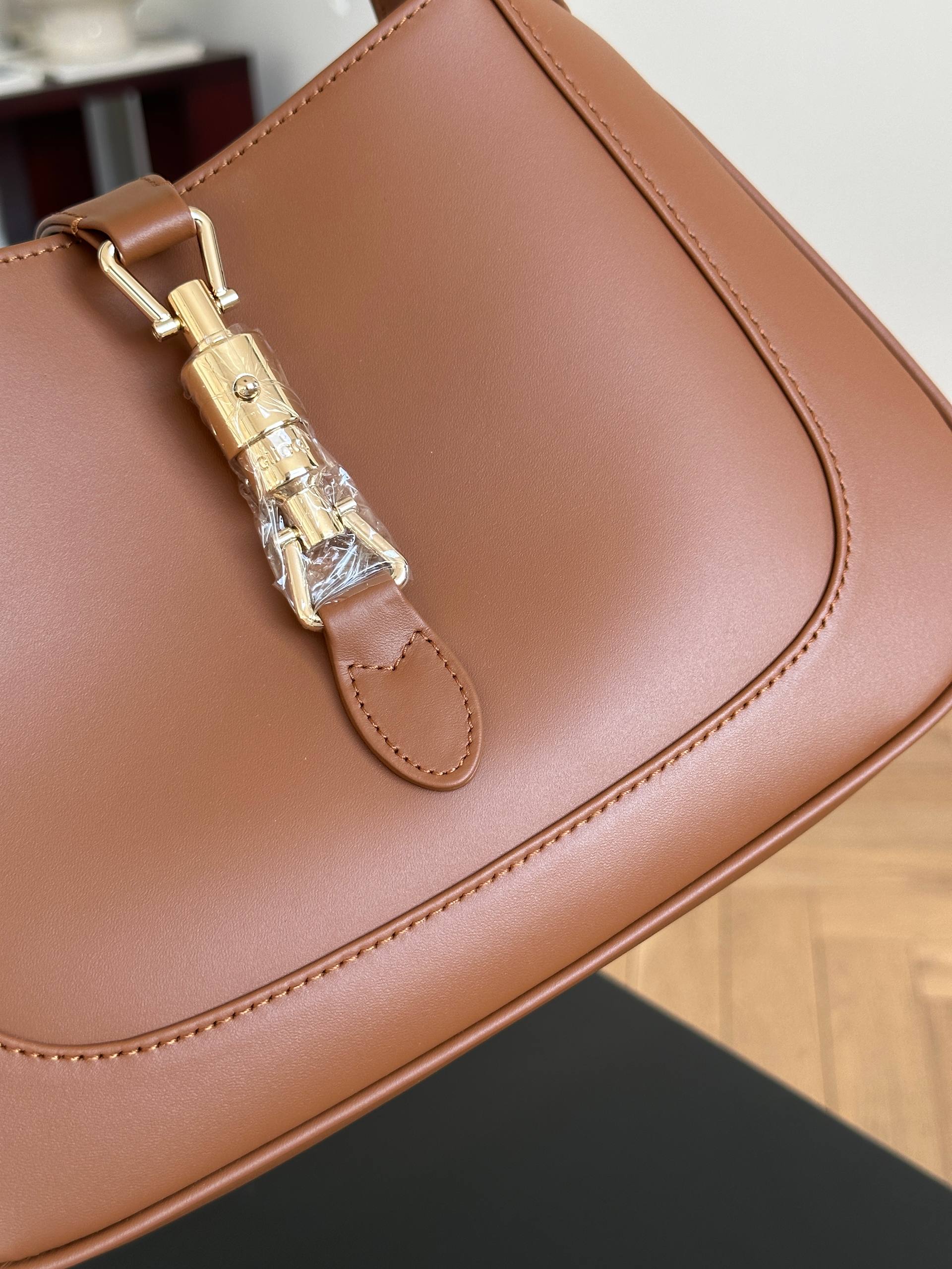 Gucci Jackie 1961 Small Caramel Smooth Leather Hobo Bag with Web Strap