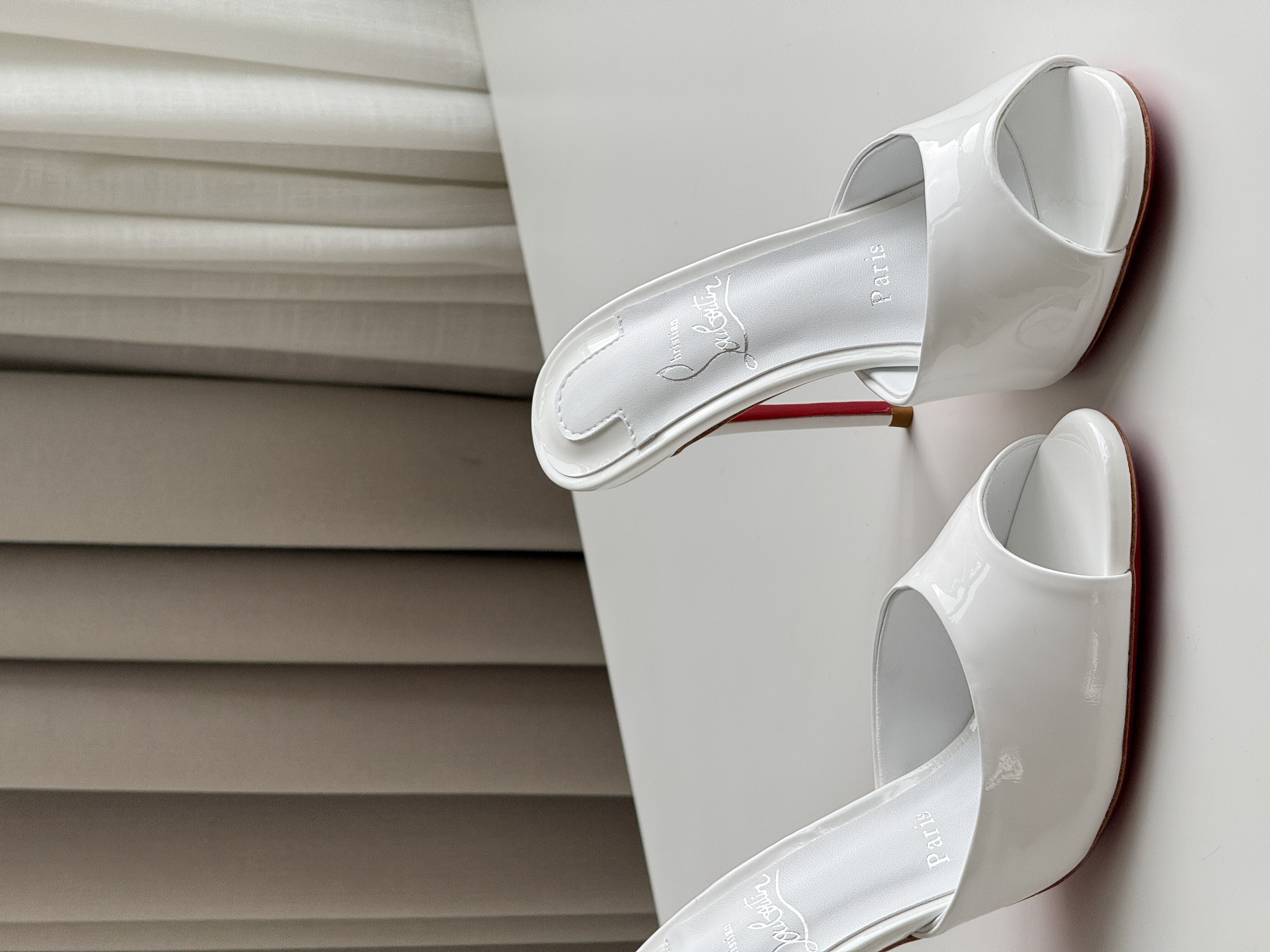 Christian Louboutin White Patent Leather Peep Toe Red Sole Stiletto Mules 2. 尺寸