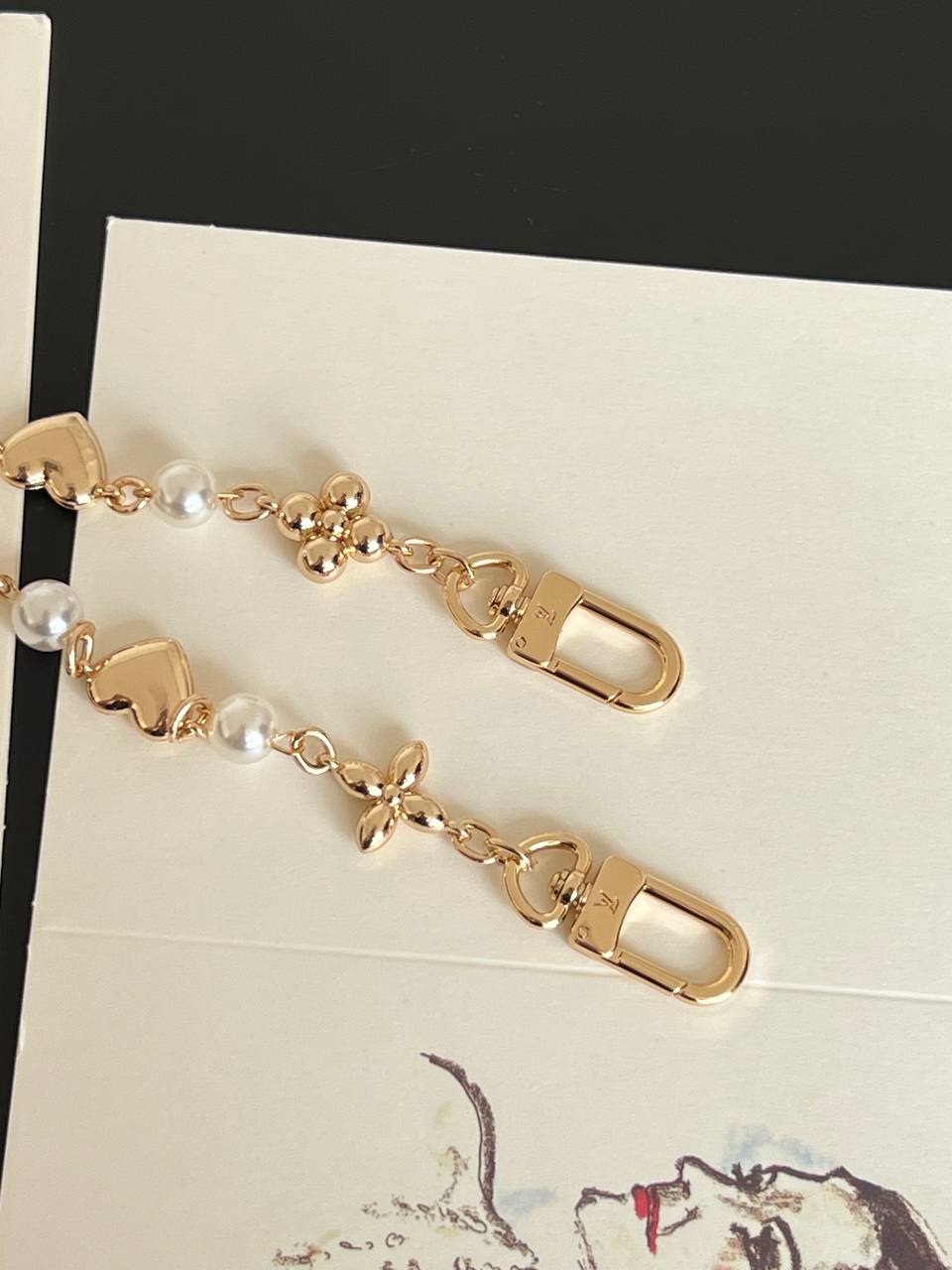 Louis Vuitton Heart & Flower Pearl Metal Chain Necklace