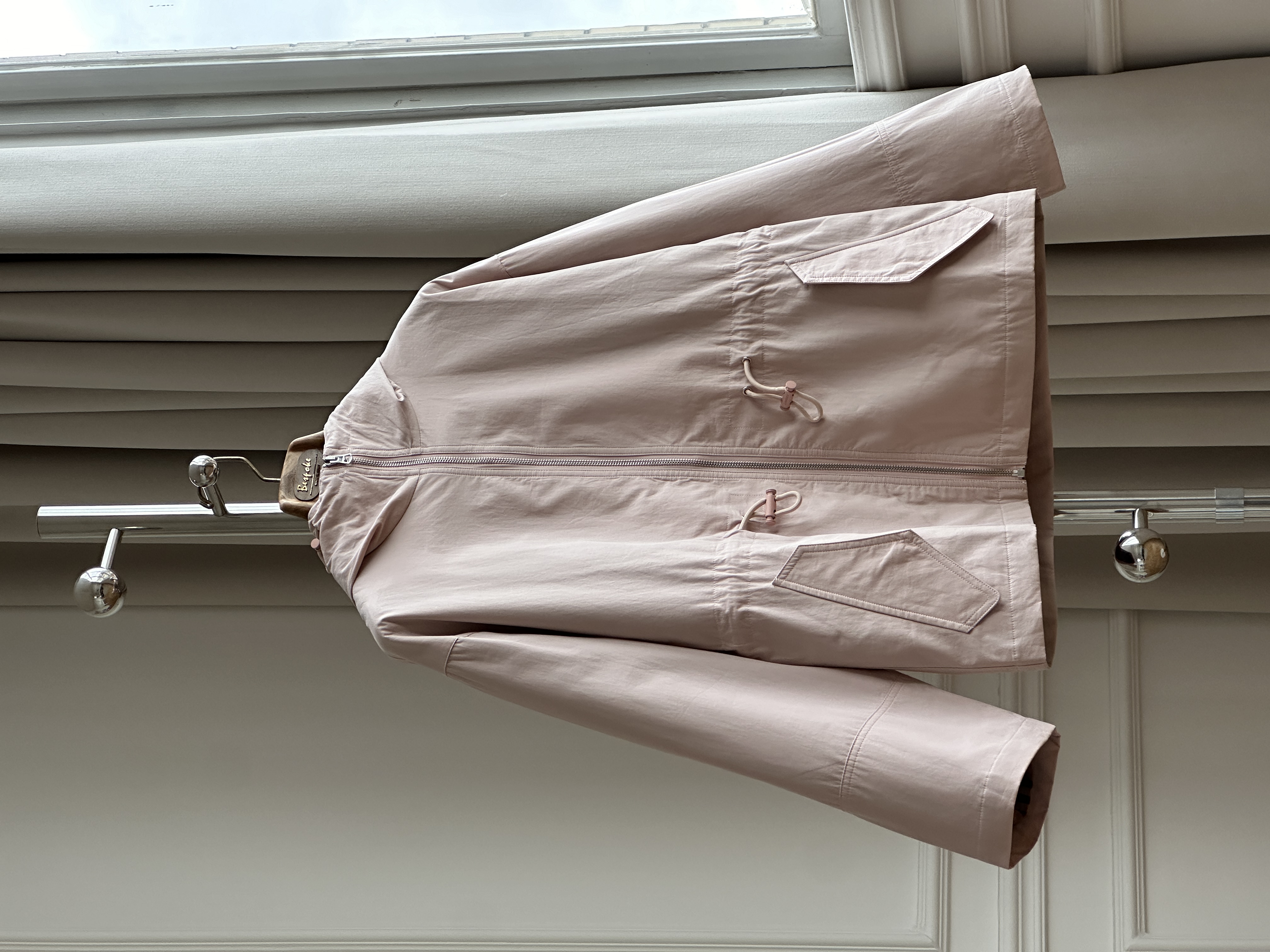 Light pink hooded drawstring short trench coat