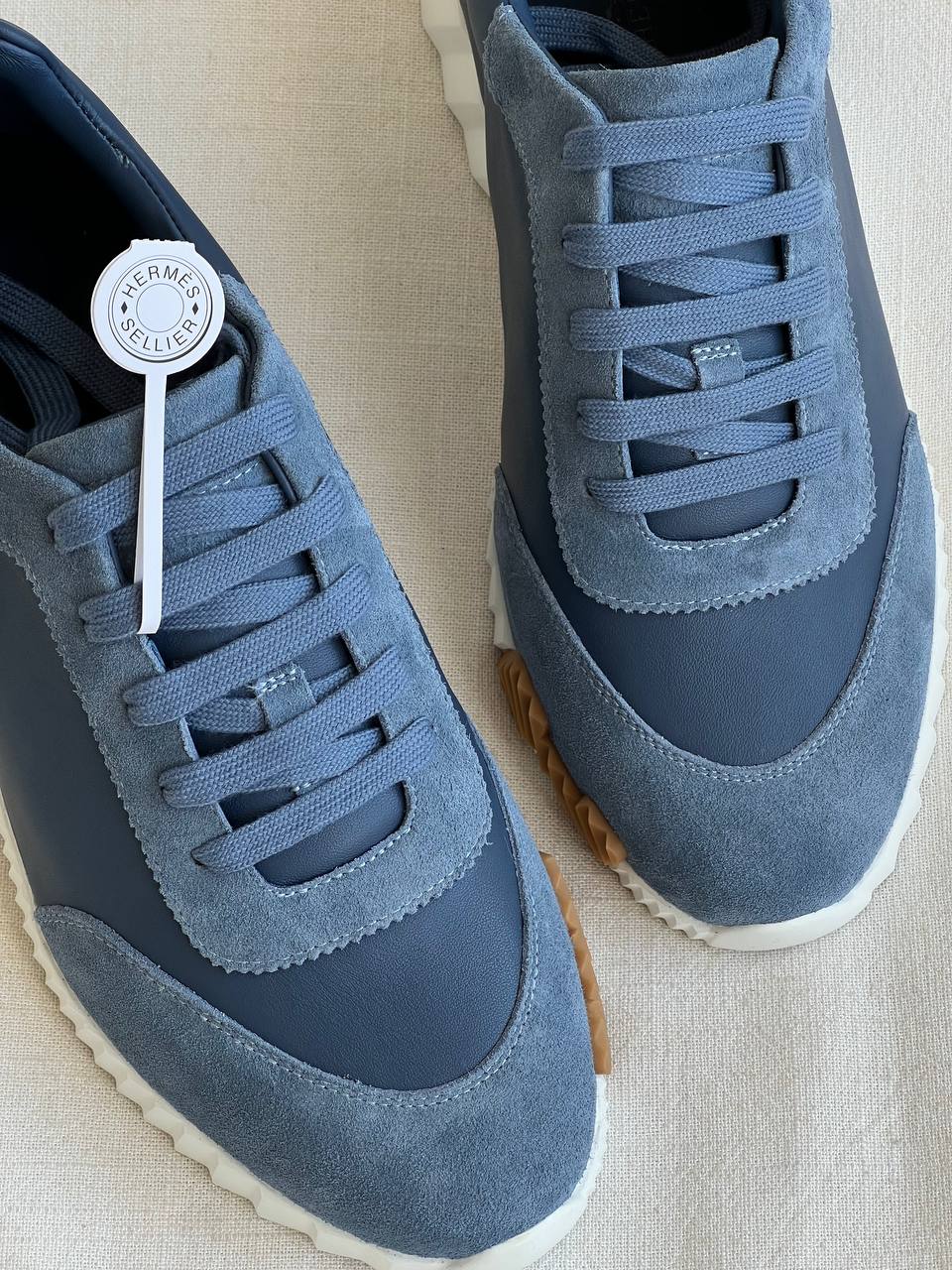 Hermès Navy Smooth Calfskin & Suede Low-Top Casual Sneakers