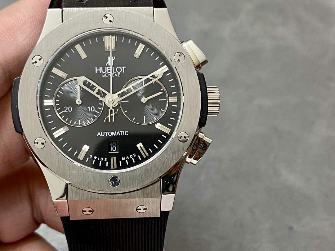 Hublot Classic Fusion 521.NX.1170.RX 45MM Mens
