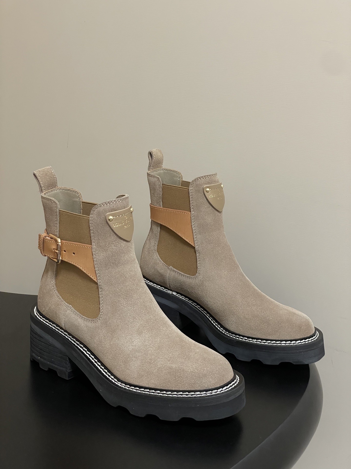 LV Beaubourg Boots