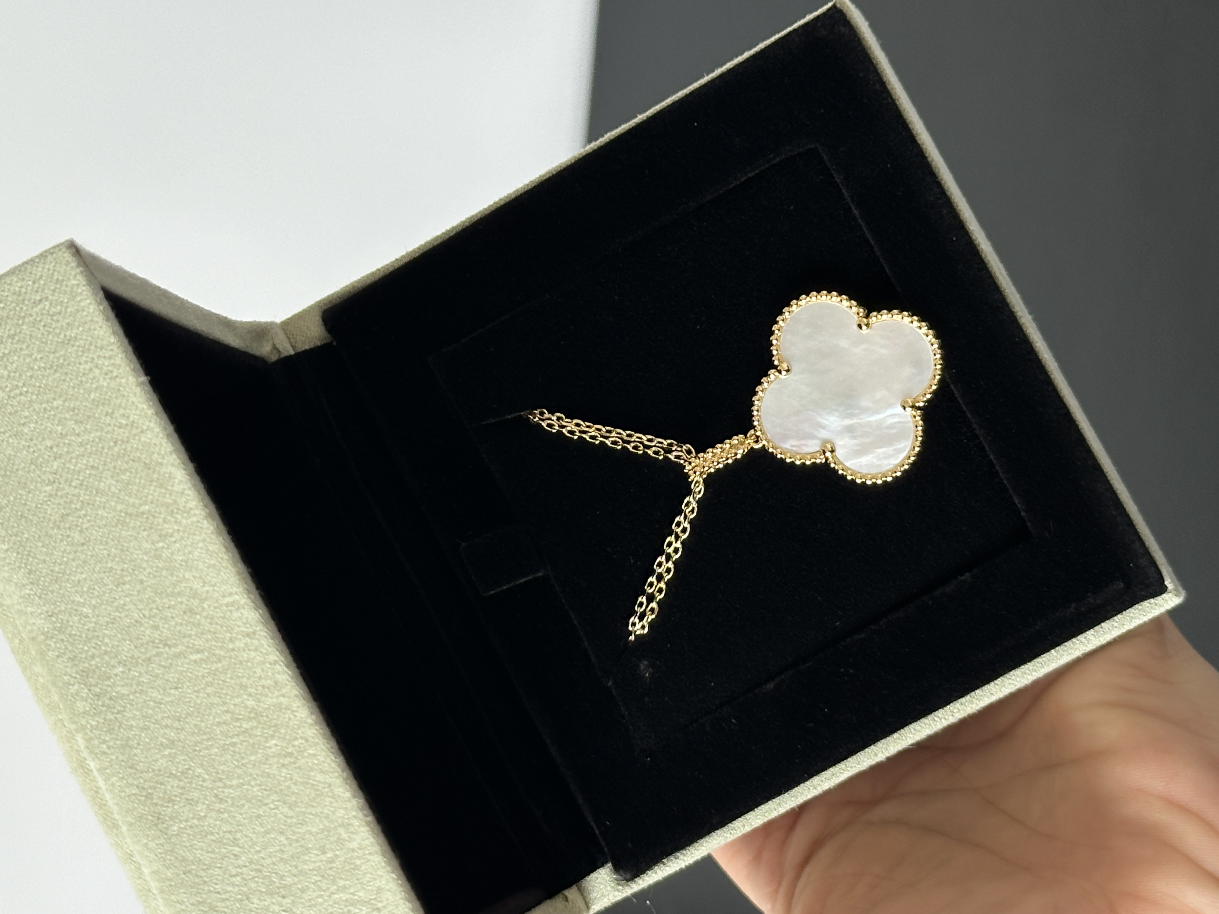 Van Cleef & Arpels Large White Mother of Pearl Four Leaf Clover Yellow Gold Necklace