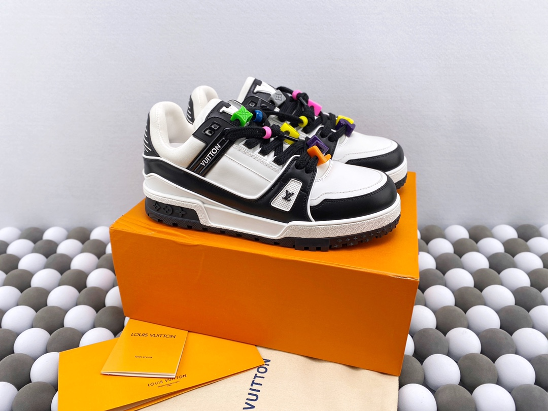 2024 LV Trainer Maxi Low White X Black Color