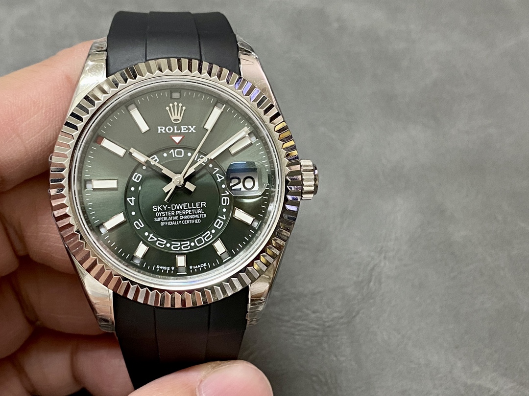 Rolex Sky Dweller 42mm 336239 Rubber Strap Green Dial Men's Watch