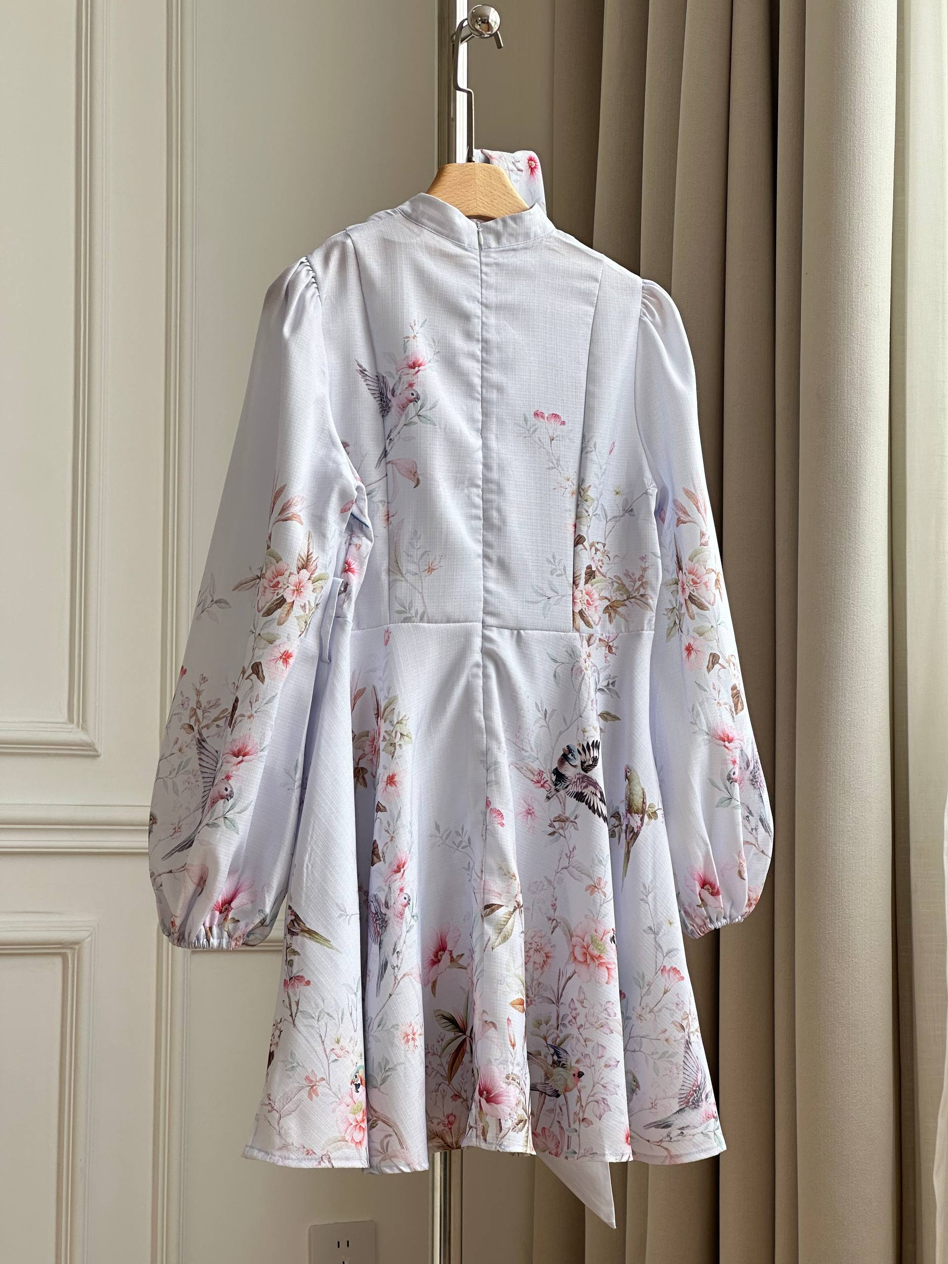 Floral and Bird Printed Stand Collar Waist-tightened Short Dress