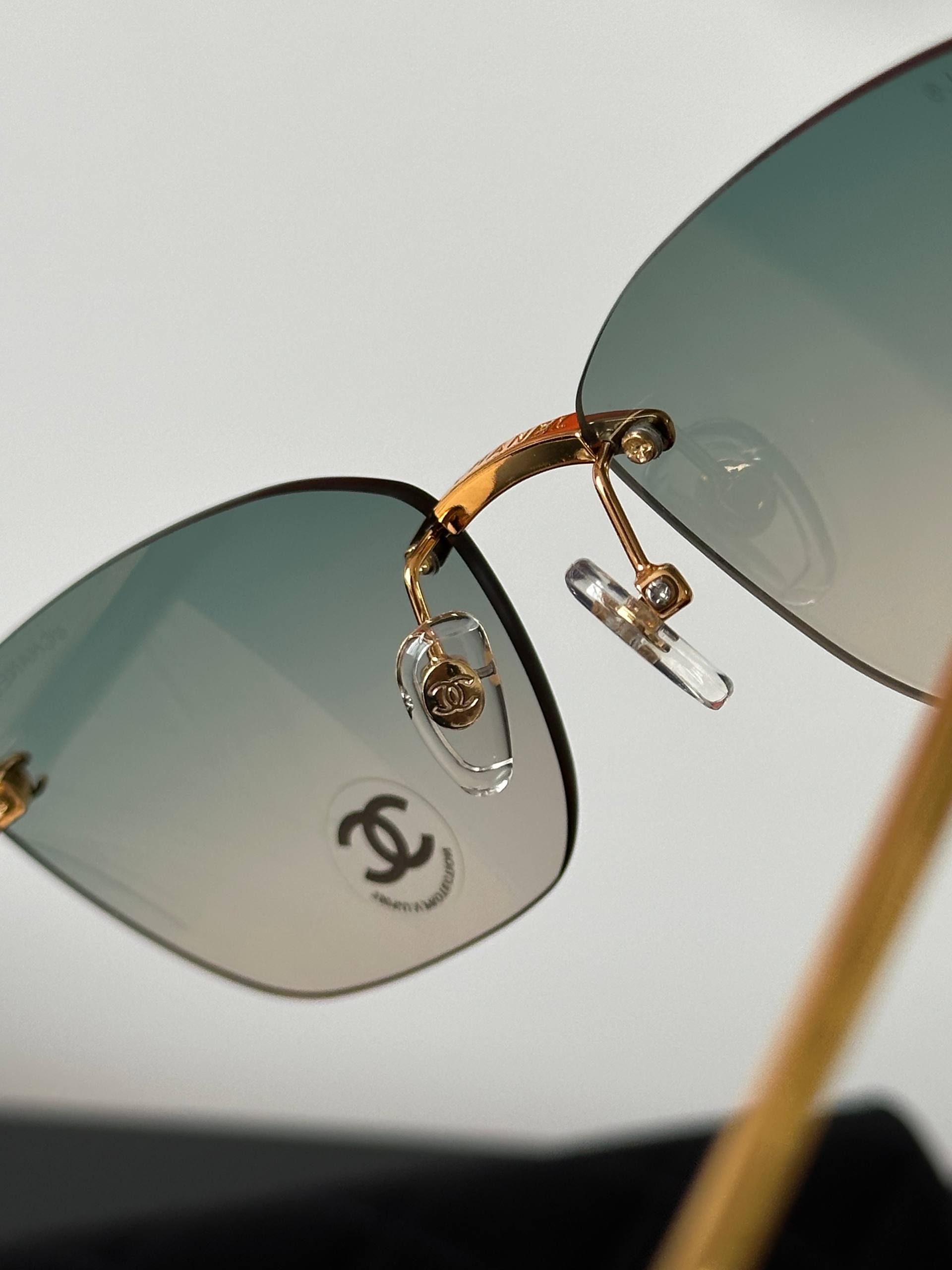 CHANEL Cat Eye Sunglasses CH4286T
