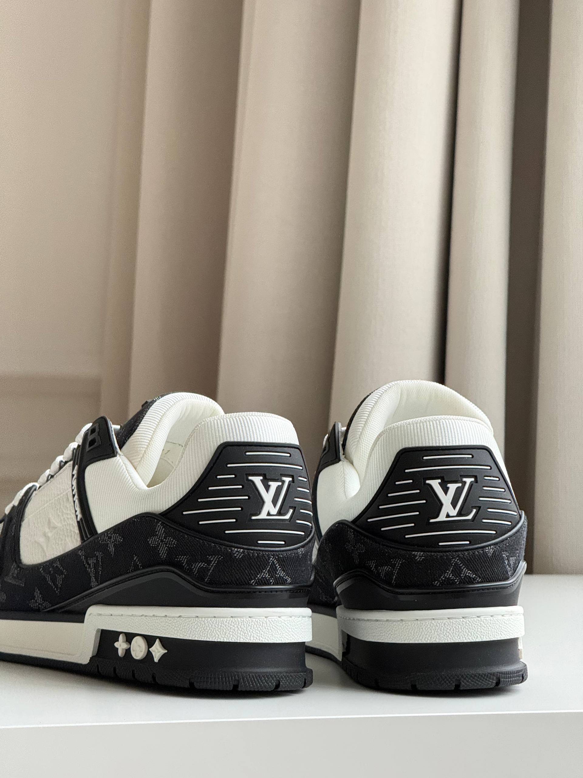 LV Trainer Low-Top Sneakers