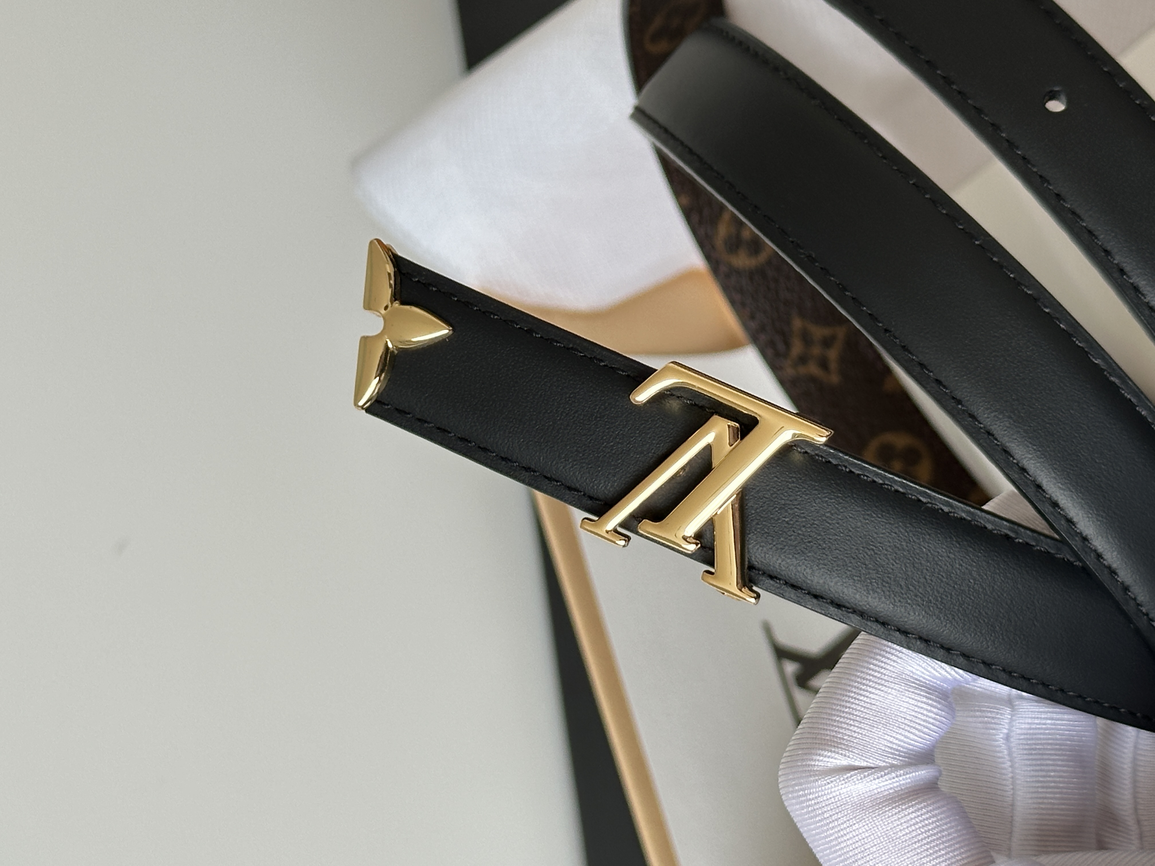 Louis Vuitton PRETTY Reversible Women's Belt
