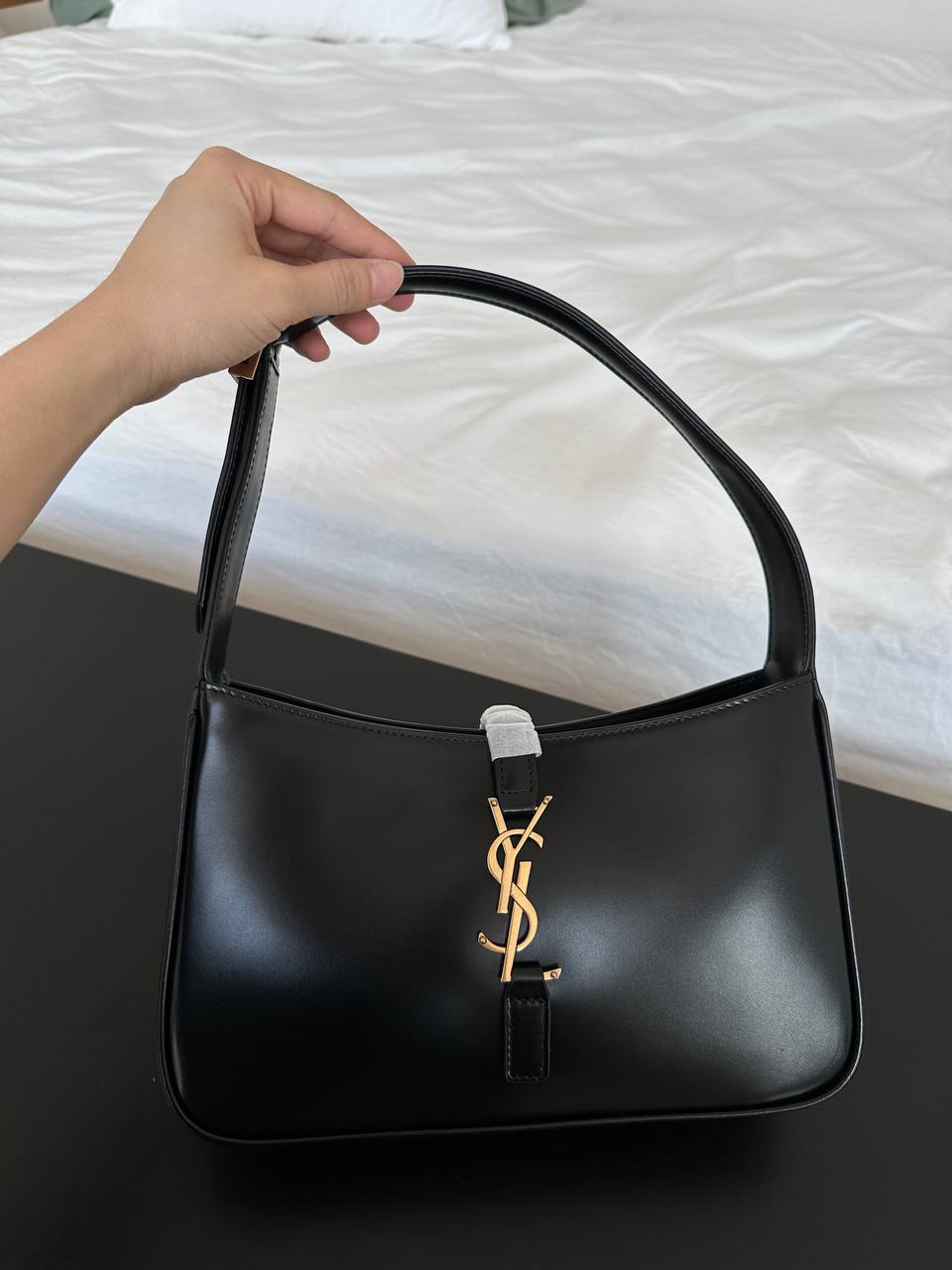 YSL LE 5 À 7 Smooth Leather Hobo Shoulder Bag