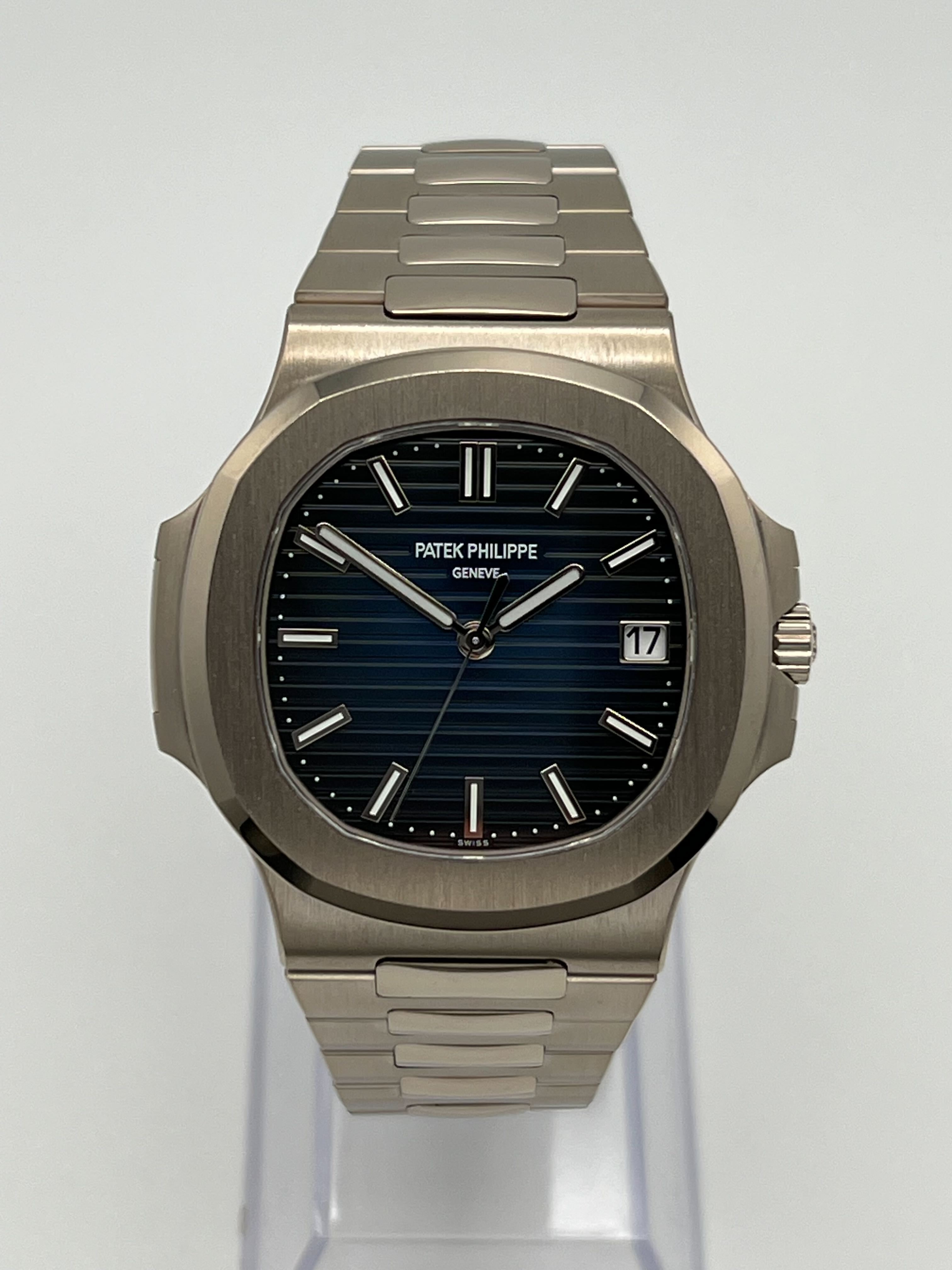 Patek Philippe Nautilus White Gold Blue Dial 5811/1G-001【1:1 Replica】
