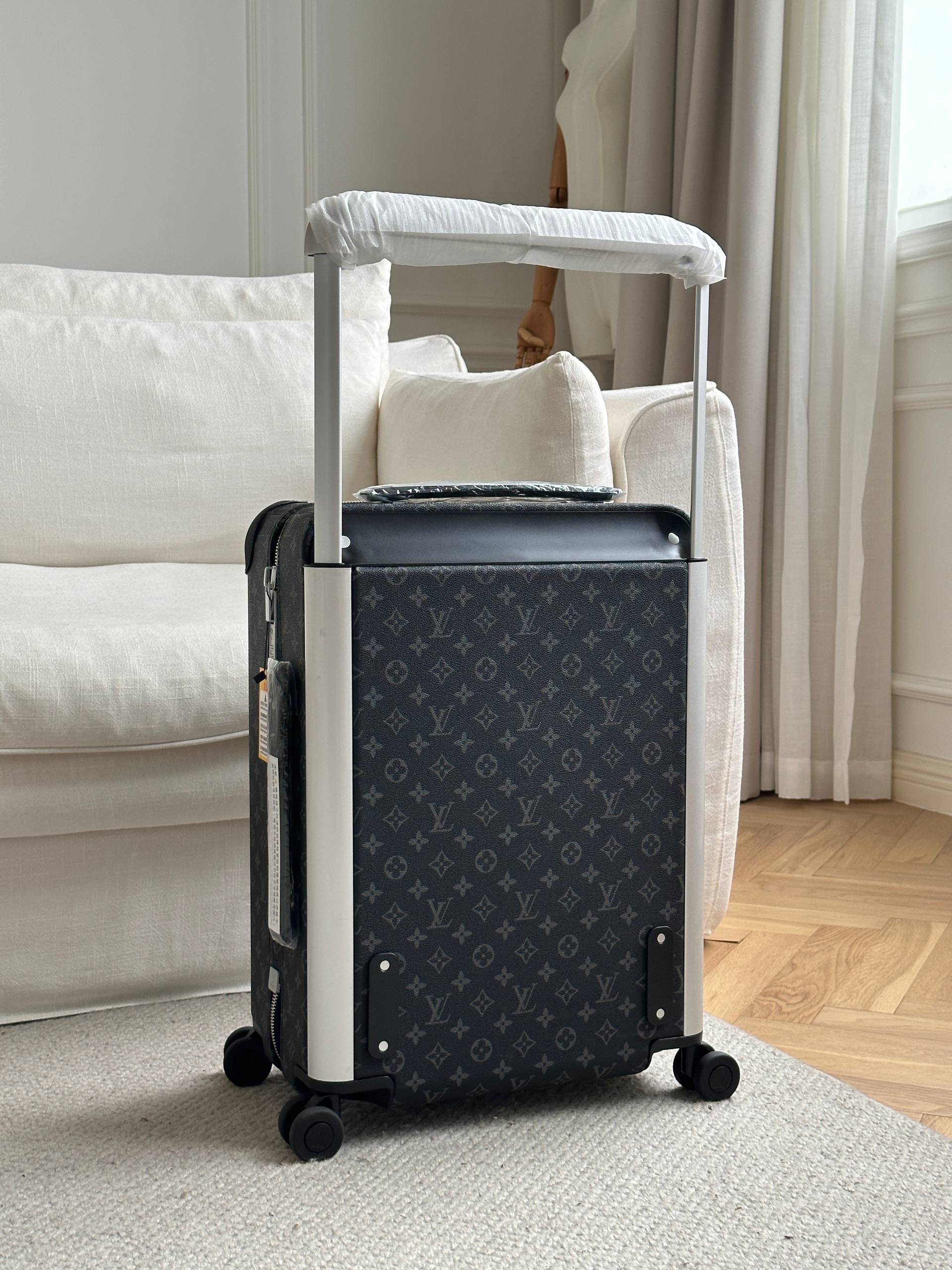 Louis Vuitton Monogram Eclipse 4-Wheel Rolling Carry-on Luggage