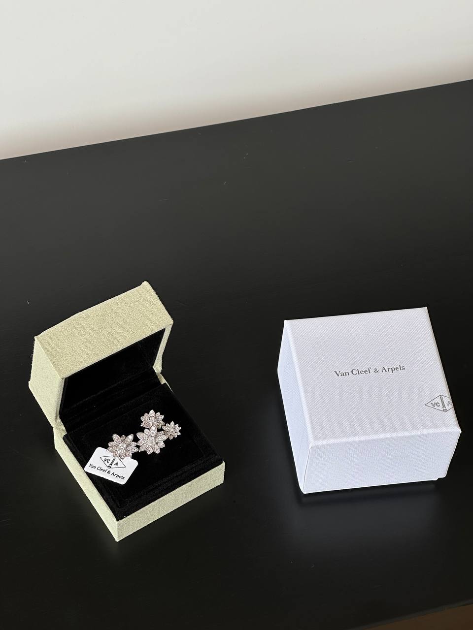 Van Cleef & Arpels Lotus Between the Finger Ring