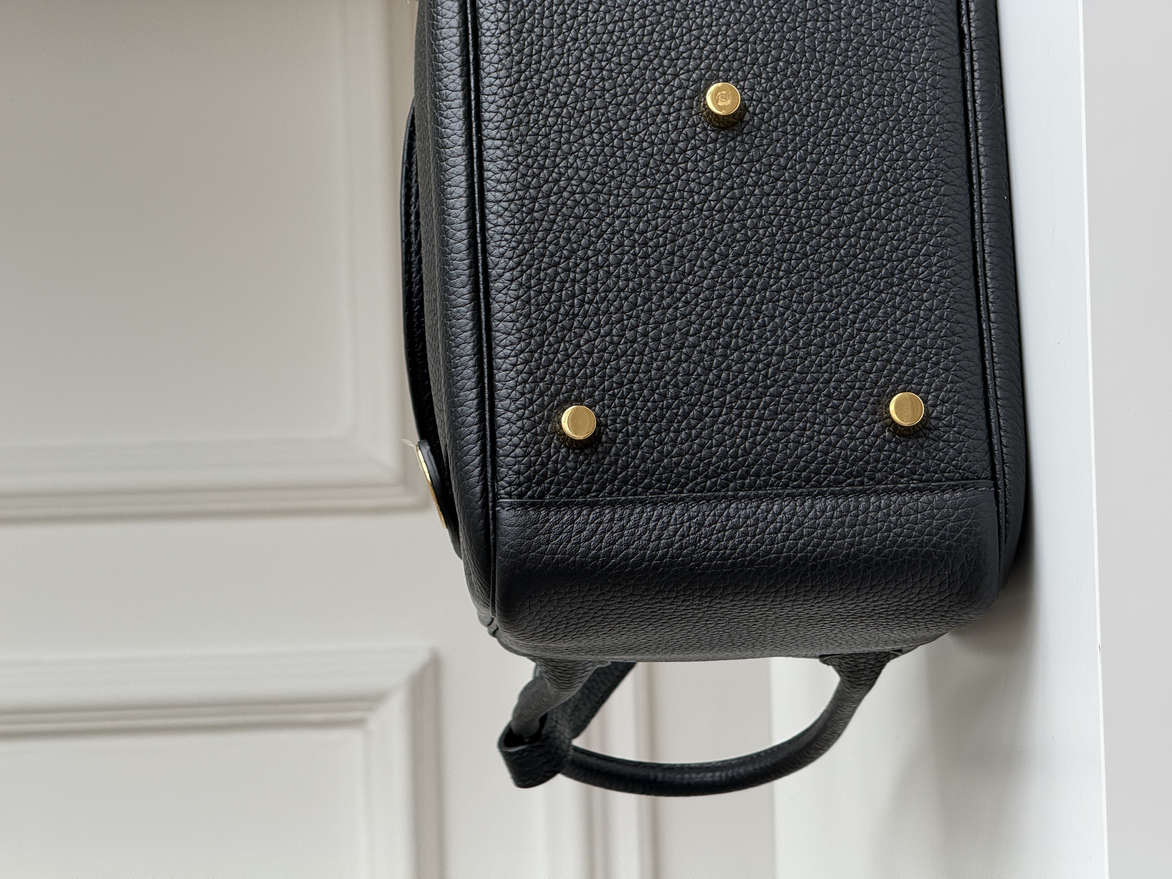 Black & Gold Icon | Hermès Lindy 26 Bag