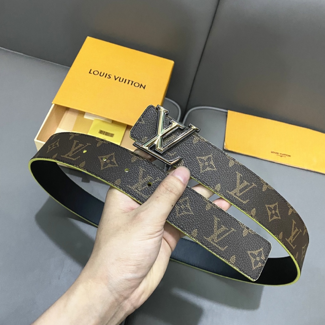 Lv  Pyrmide Truck L Men's Belts Width: 40mm