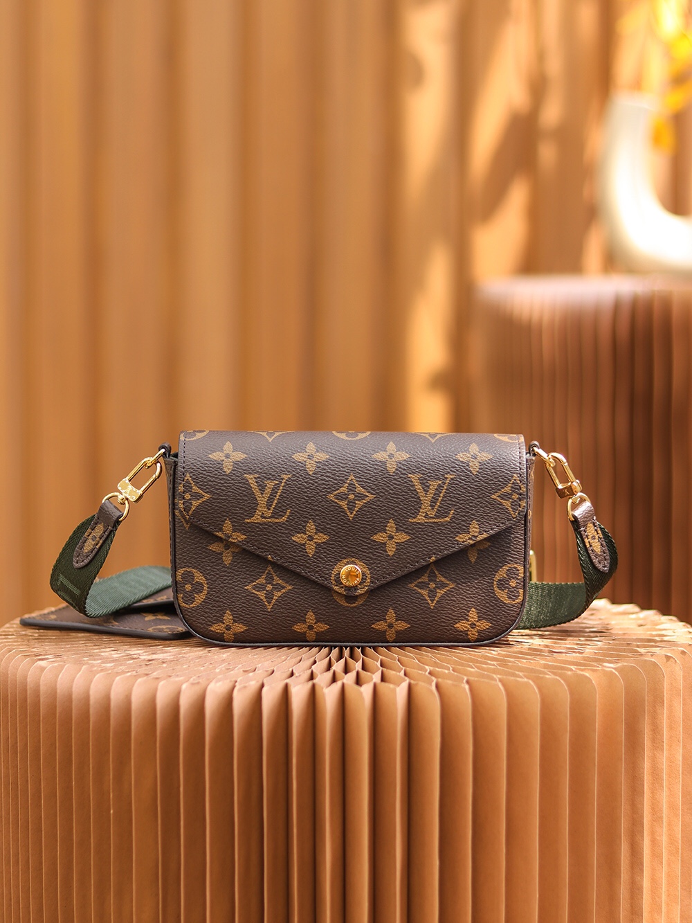Multi Pochette Felicie Strap Go M80091