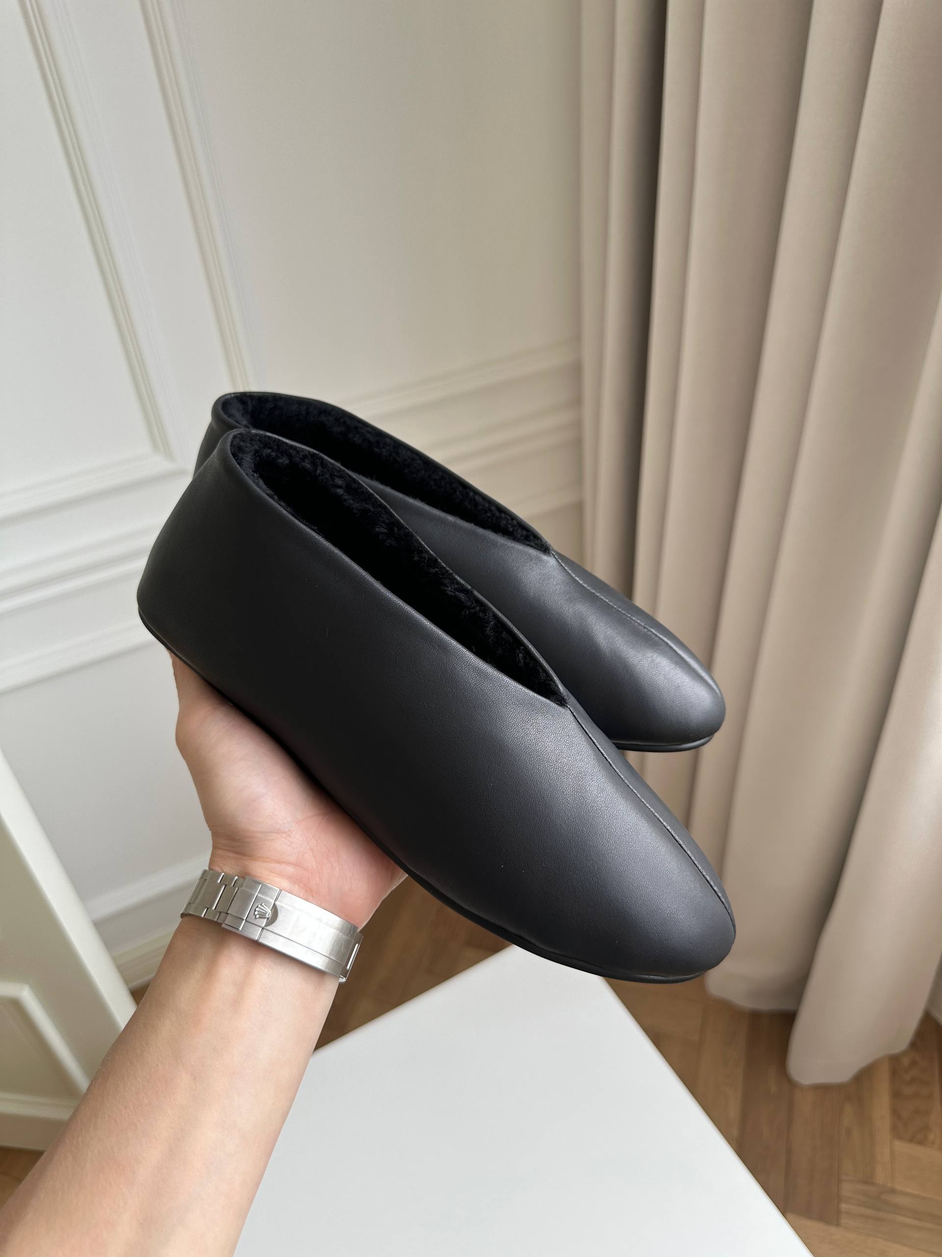THE ROW Black Lambskin Shearling Lined V-Neck Slip-On Mules
