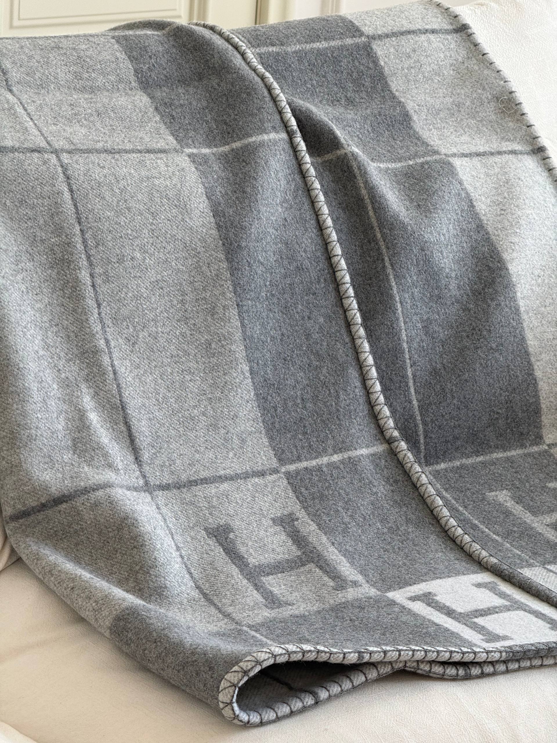 Hermès Avalon III Throw Blanket