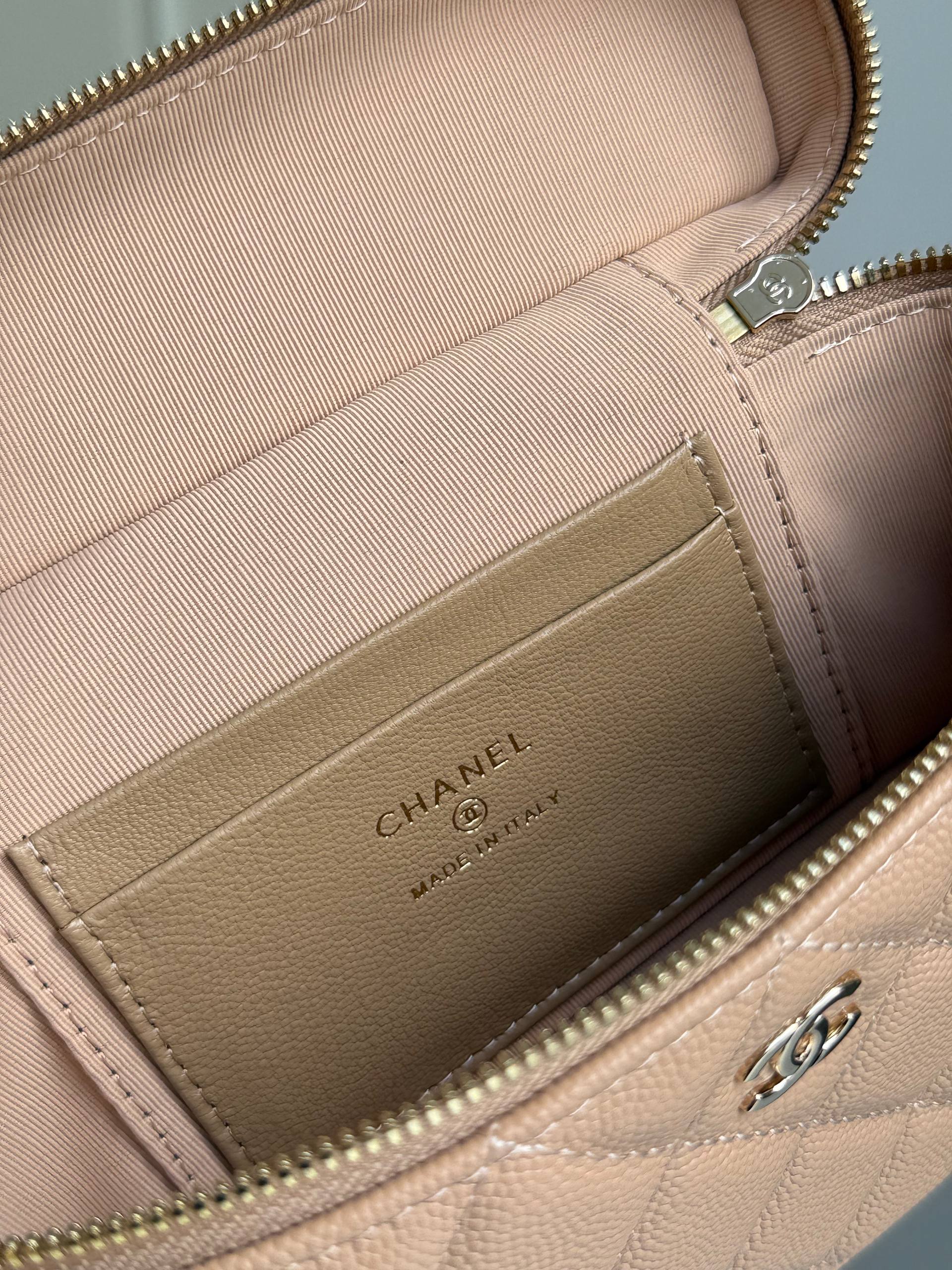 CHANEL Long Vanity Case with Chain
