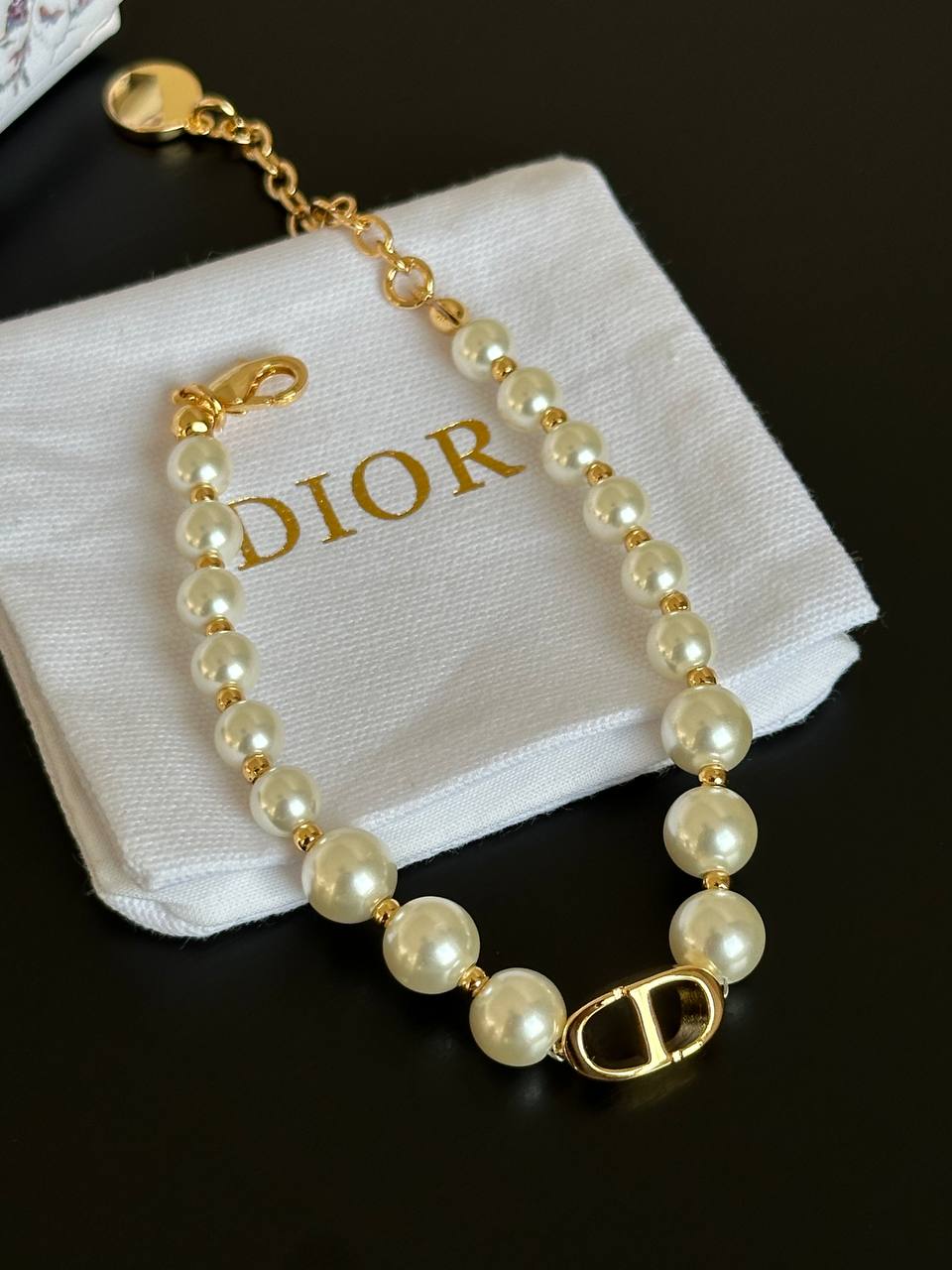 Dior Gold Metal CD Logo Gradient Size Pearl Adjustable Bracelet