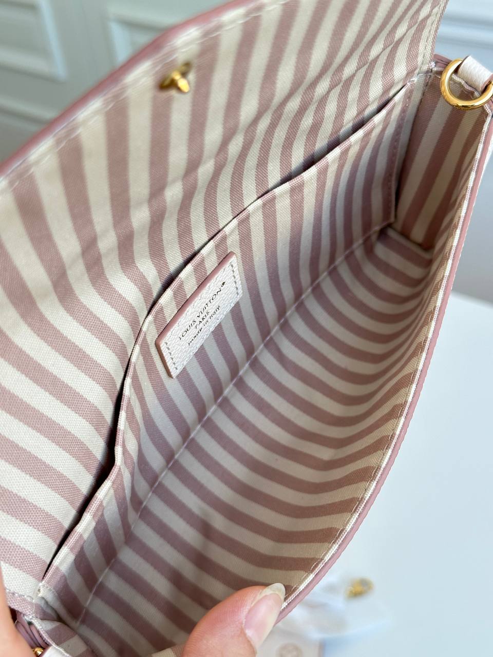 Louis Vuitton Off-White Embossed Monogram Empreinte Leather Felicie Envelope Chain Crossbody Bag