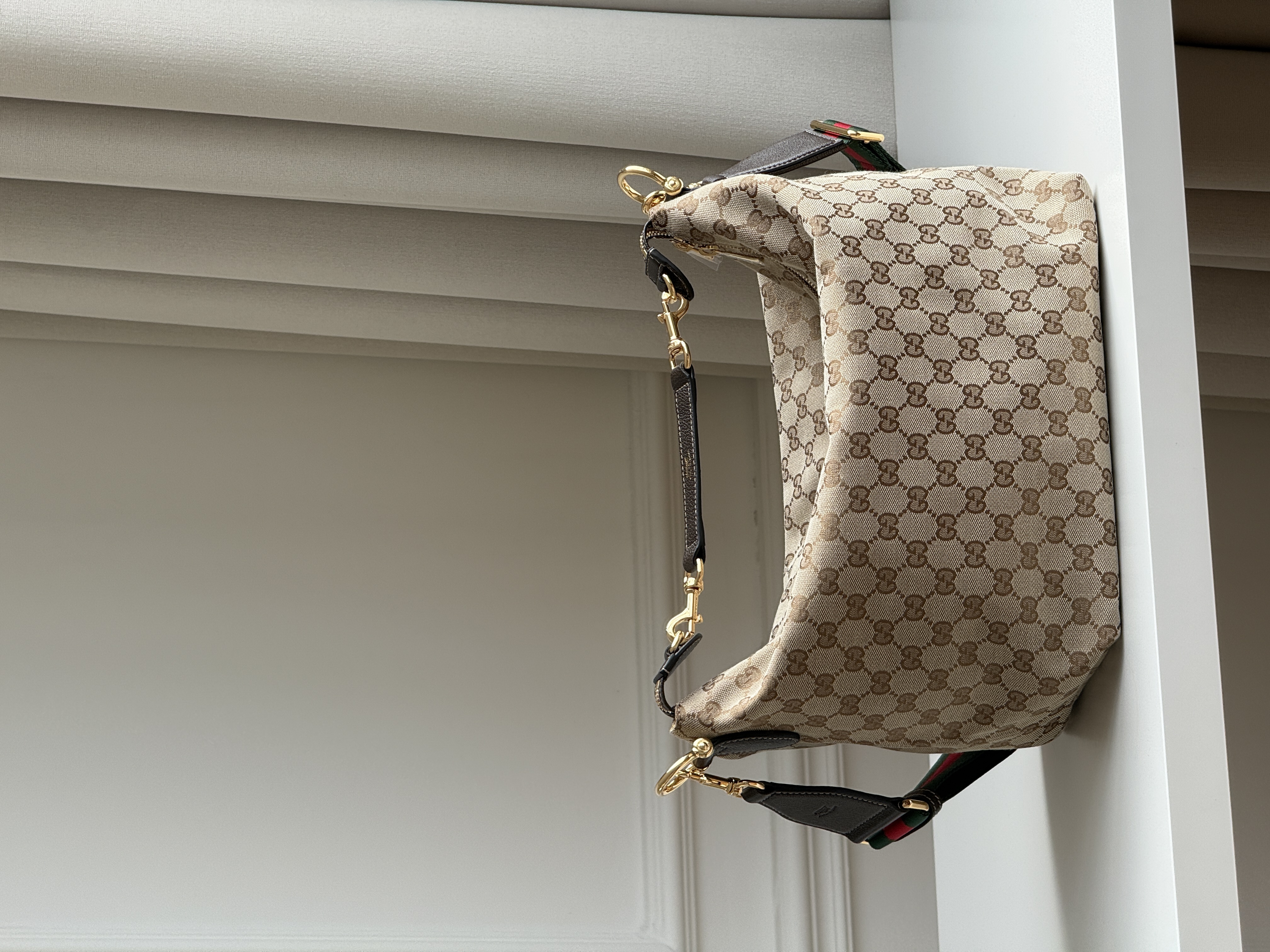 Gucci GG Supreme Canvas Hobo Underarm Tote Bag