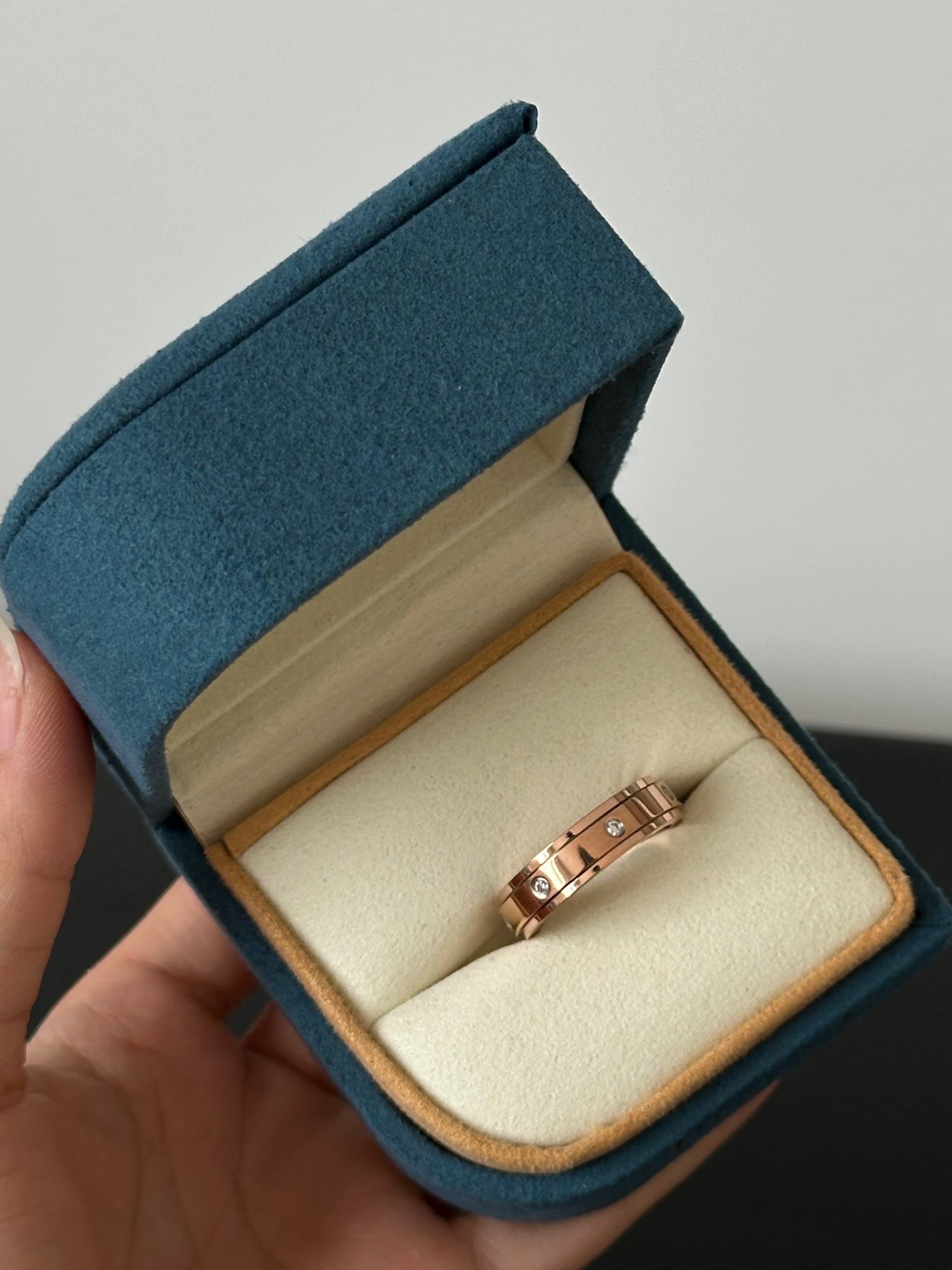 Piaget Possession Rose Gold Diamond Spinning Ring