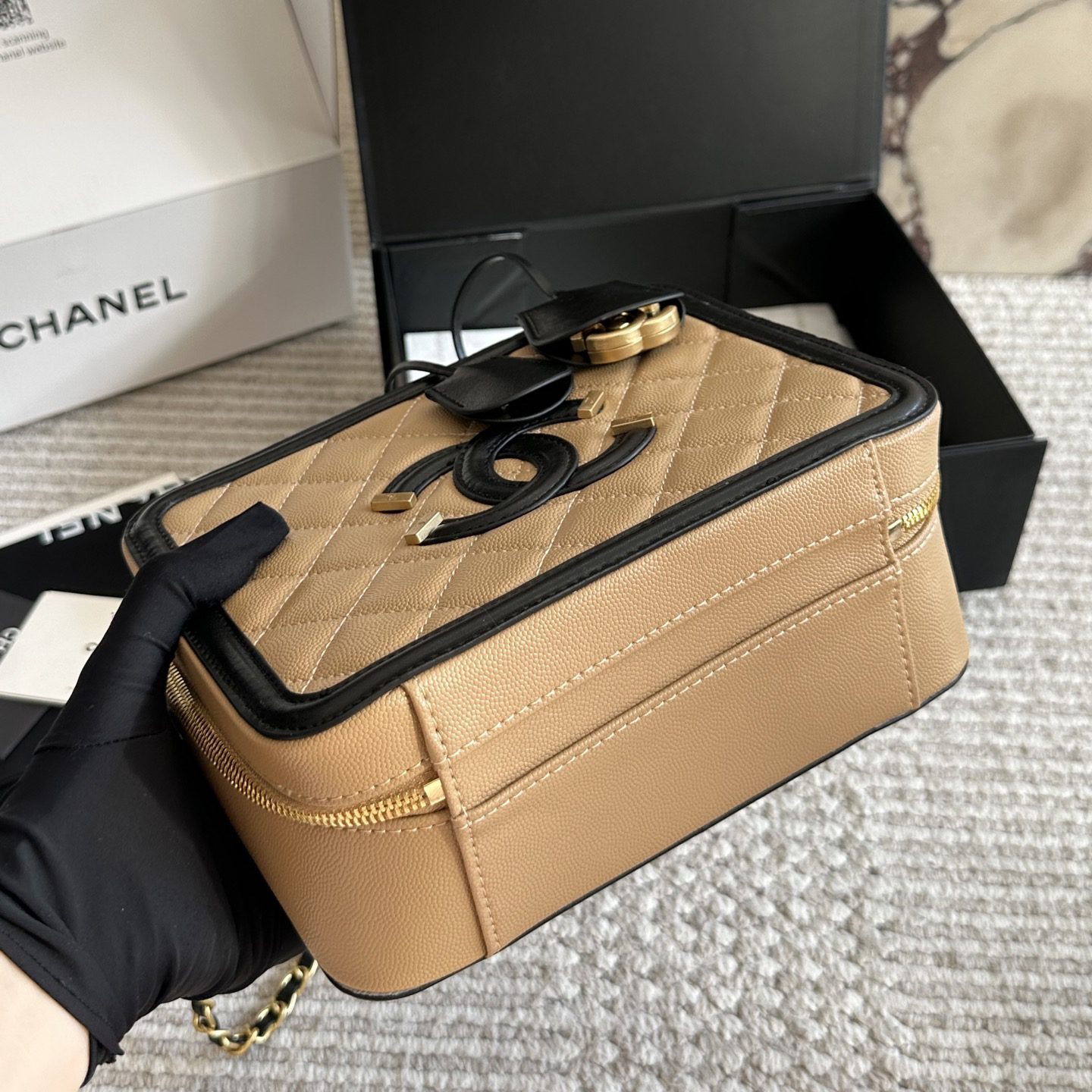 VANITY CASE