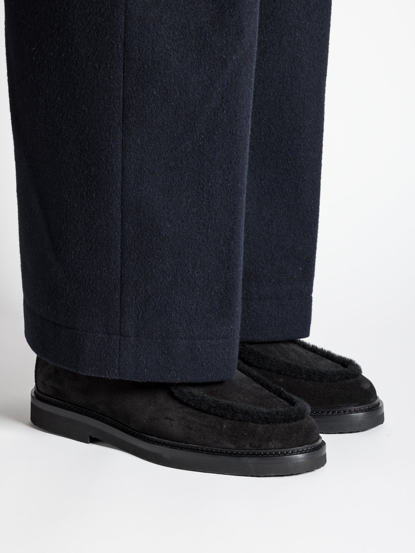 ALEXIS BLACK SHEARLING