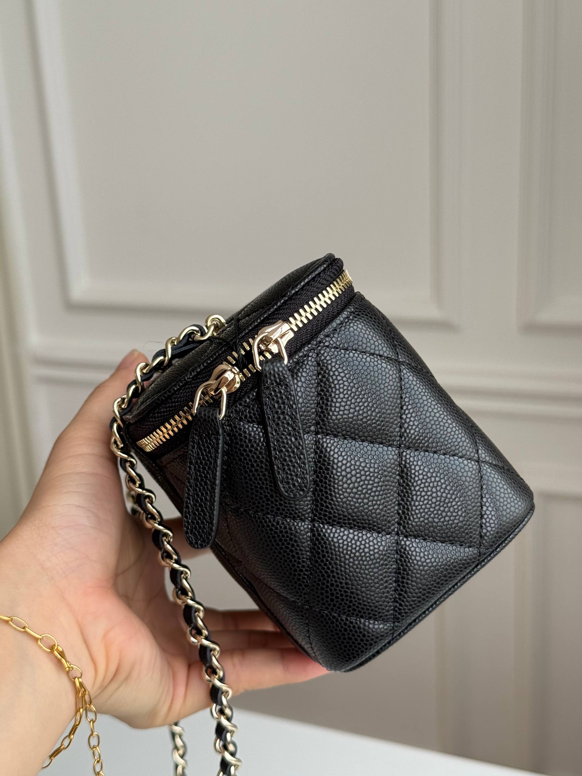 Classic Caviar Quilted Rectangular Chain Makeup Bag of Chanel