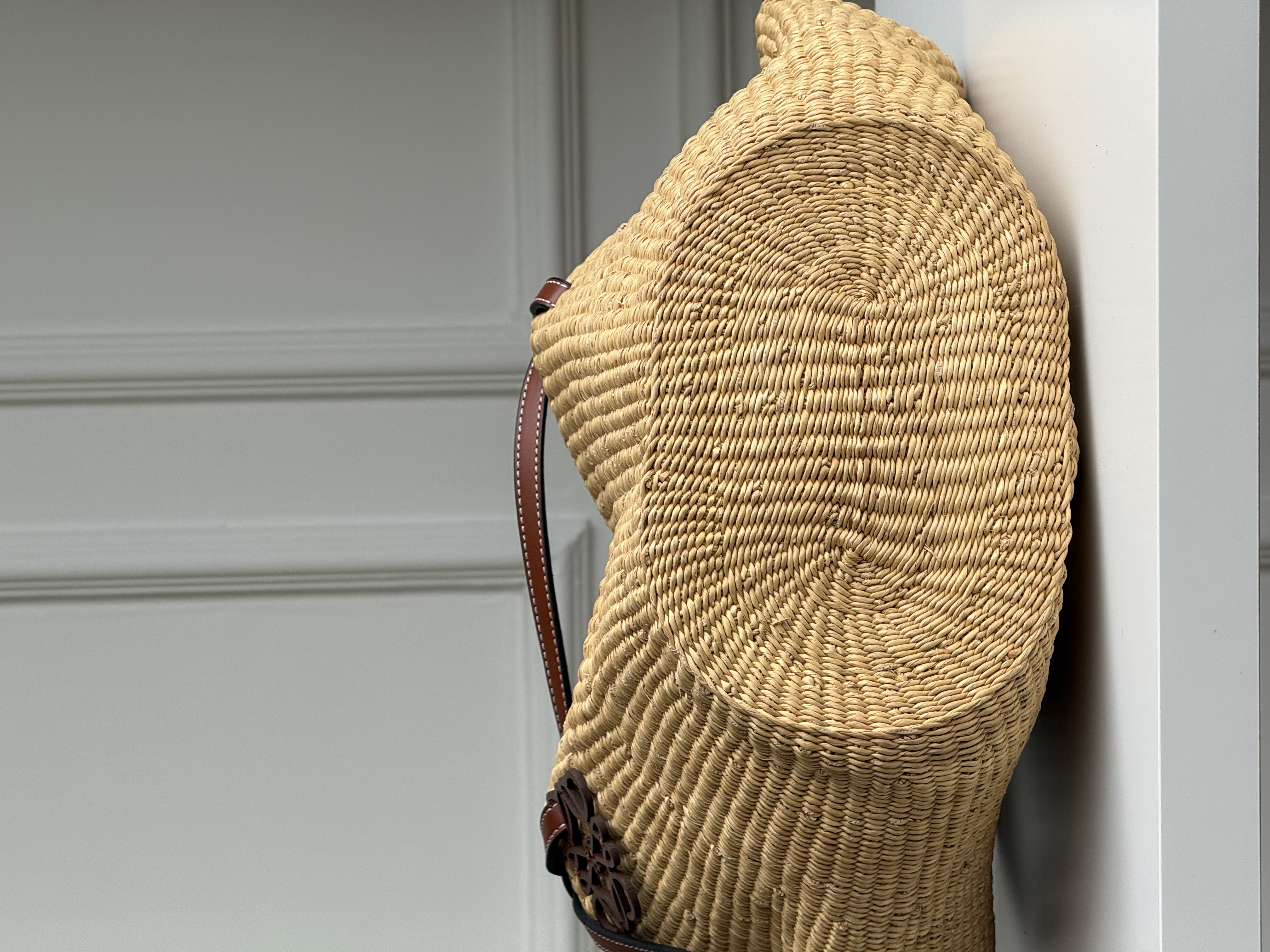 LOEWE Shell Basket Shell Straw Tote Bag