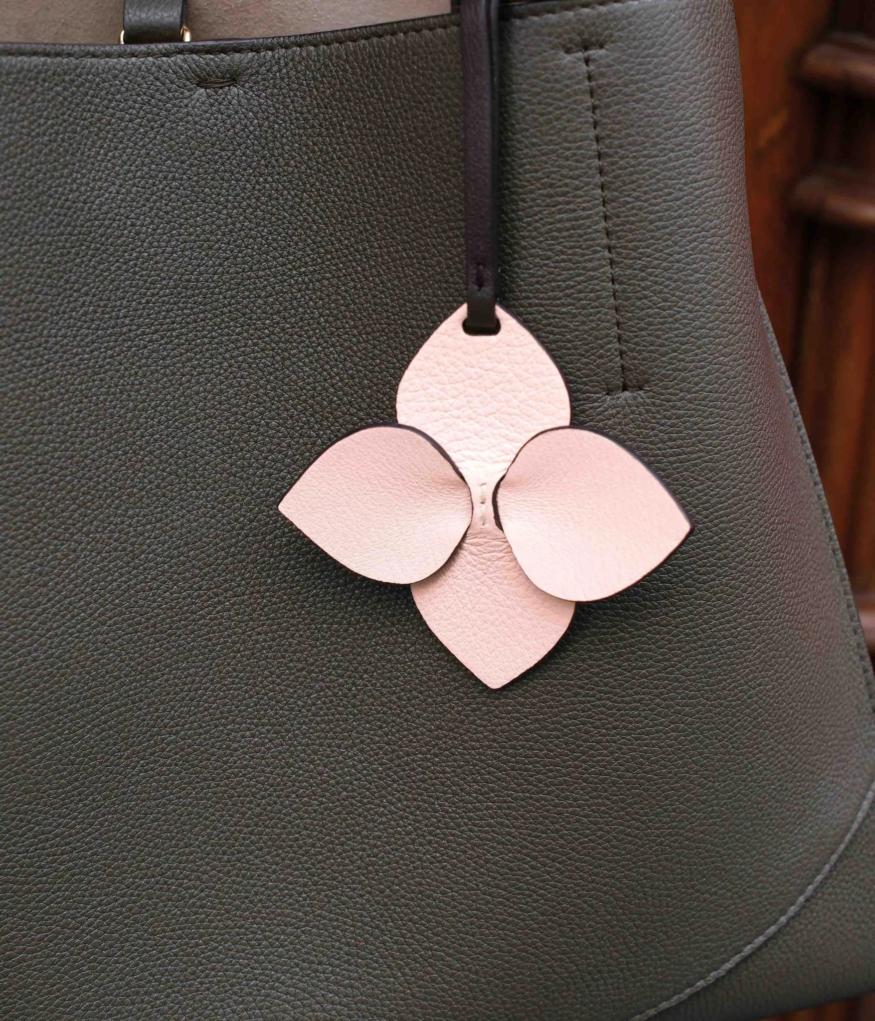 Sia | Rose Sakura