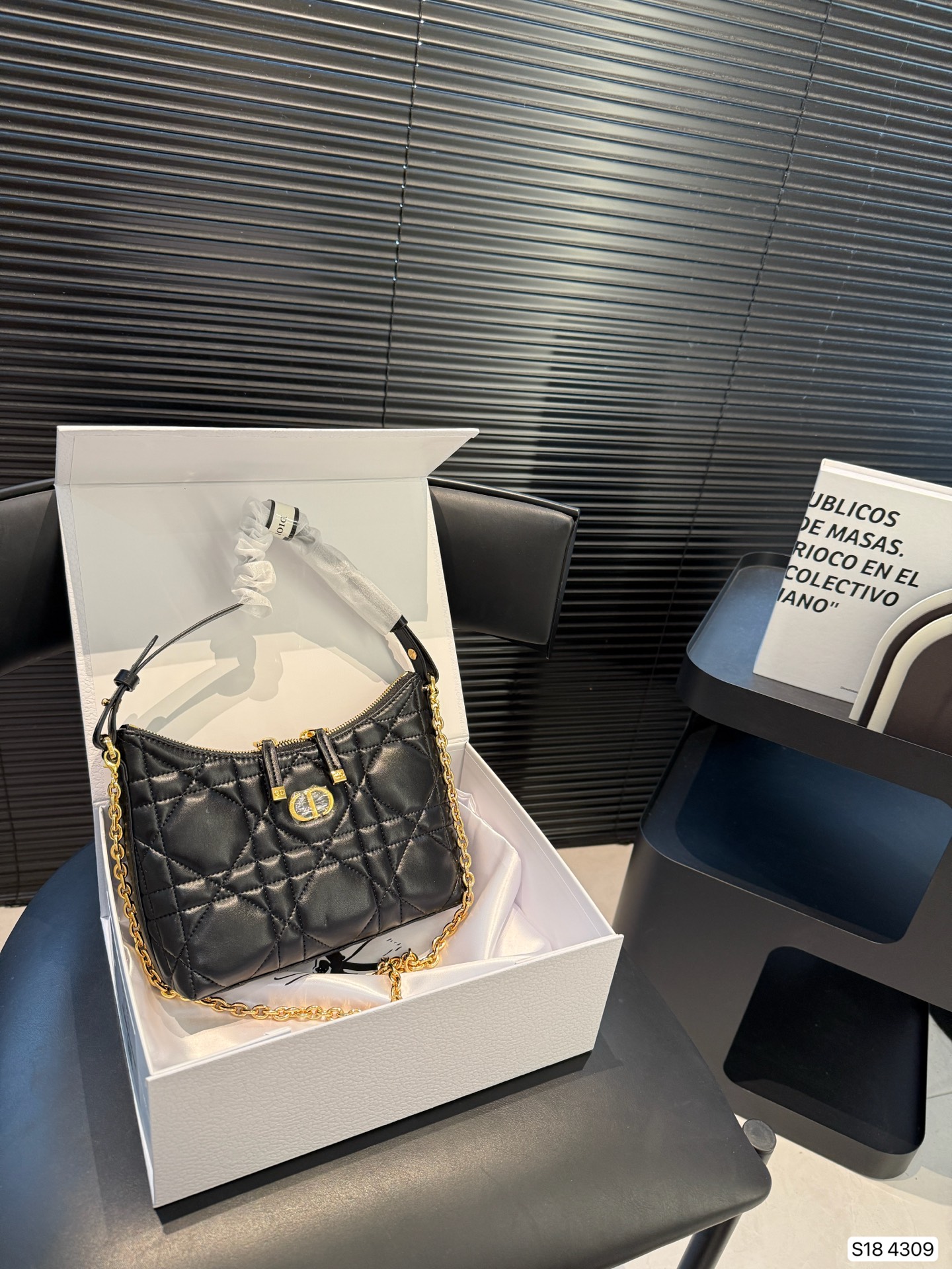 Dior chain handbag!