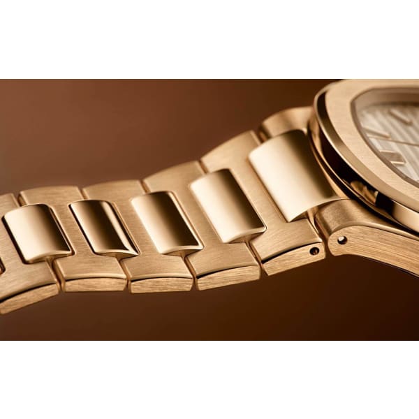 Patek Philippe Nautilus Rose Gold 7118-1R-001 with Silvery Opaline dial【1:1 Replica】