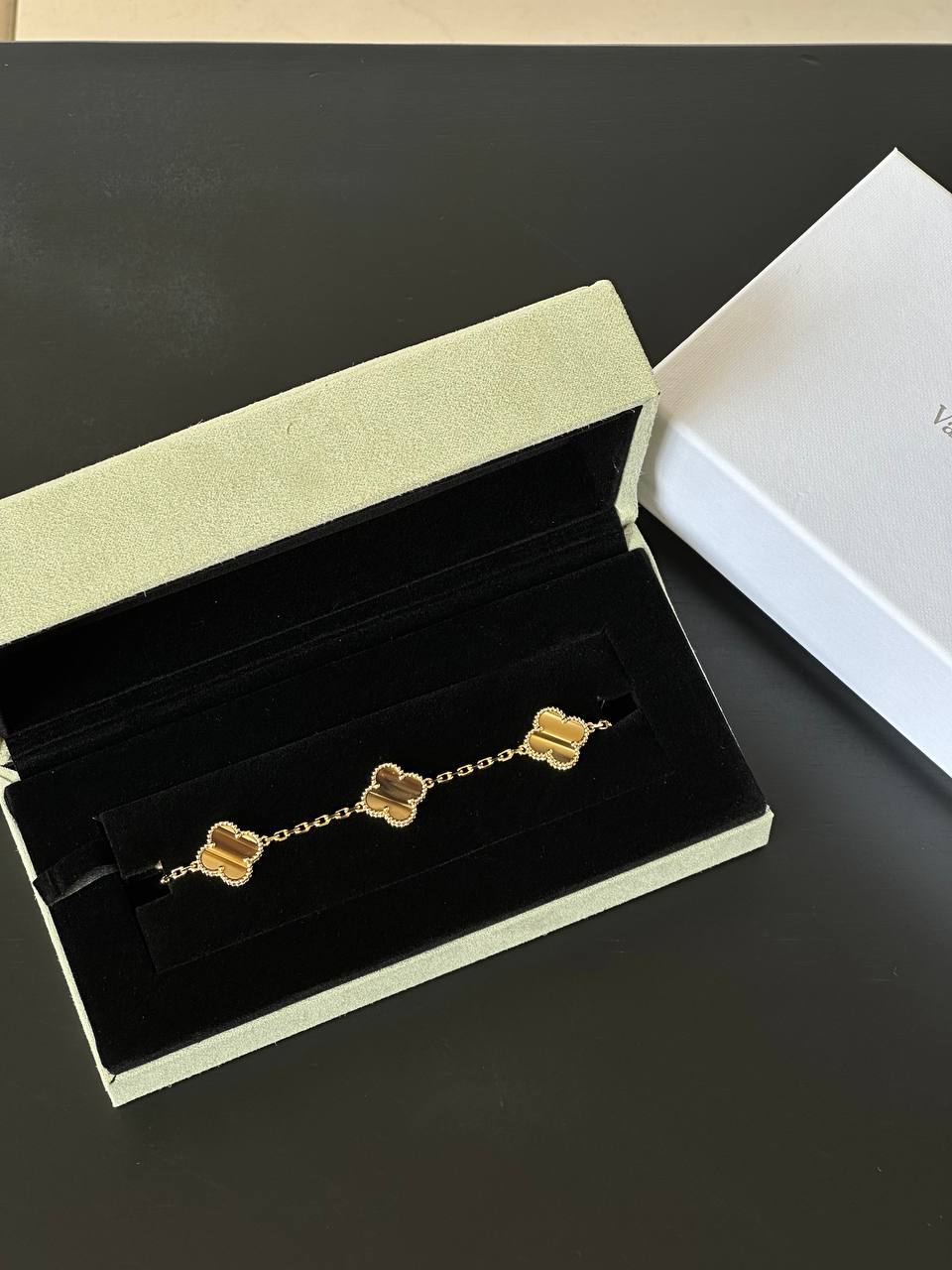 Van Cleef & Arpels Vintage Alhambra 5-Motif Tiger's Eye Bracelet 2. 尺寸