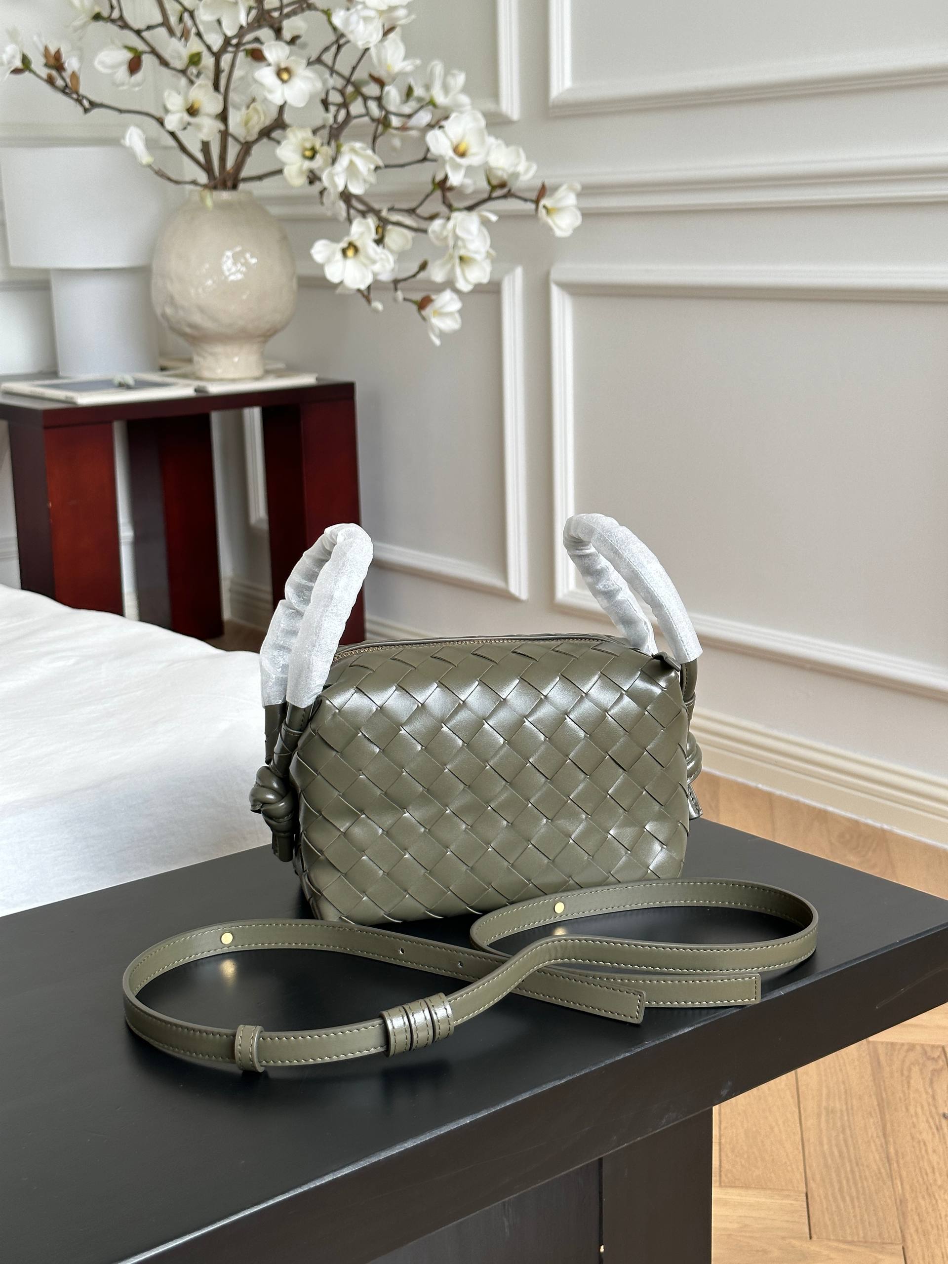 Bottega Veneta Olive Green Intrecciato Woven Knot Handle Crossbody Camera Bag