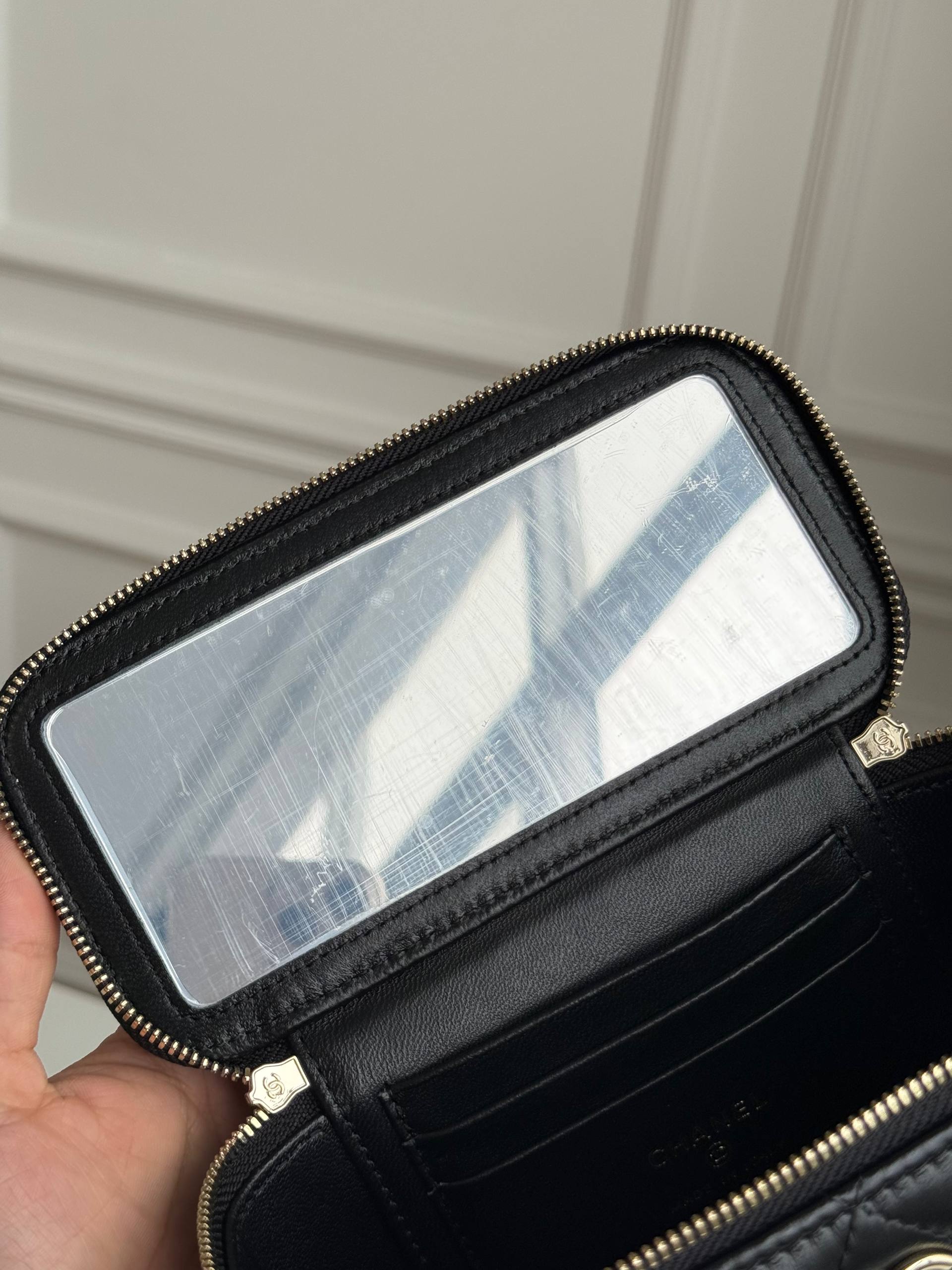 CHANEL Vanity