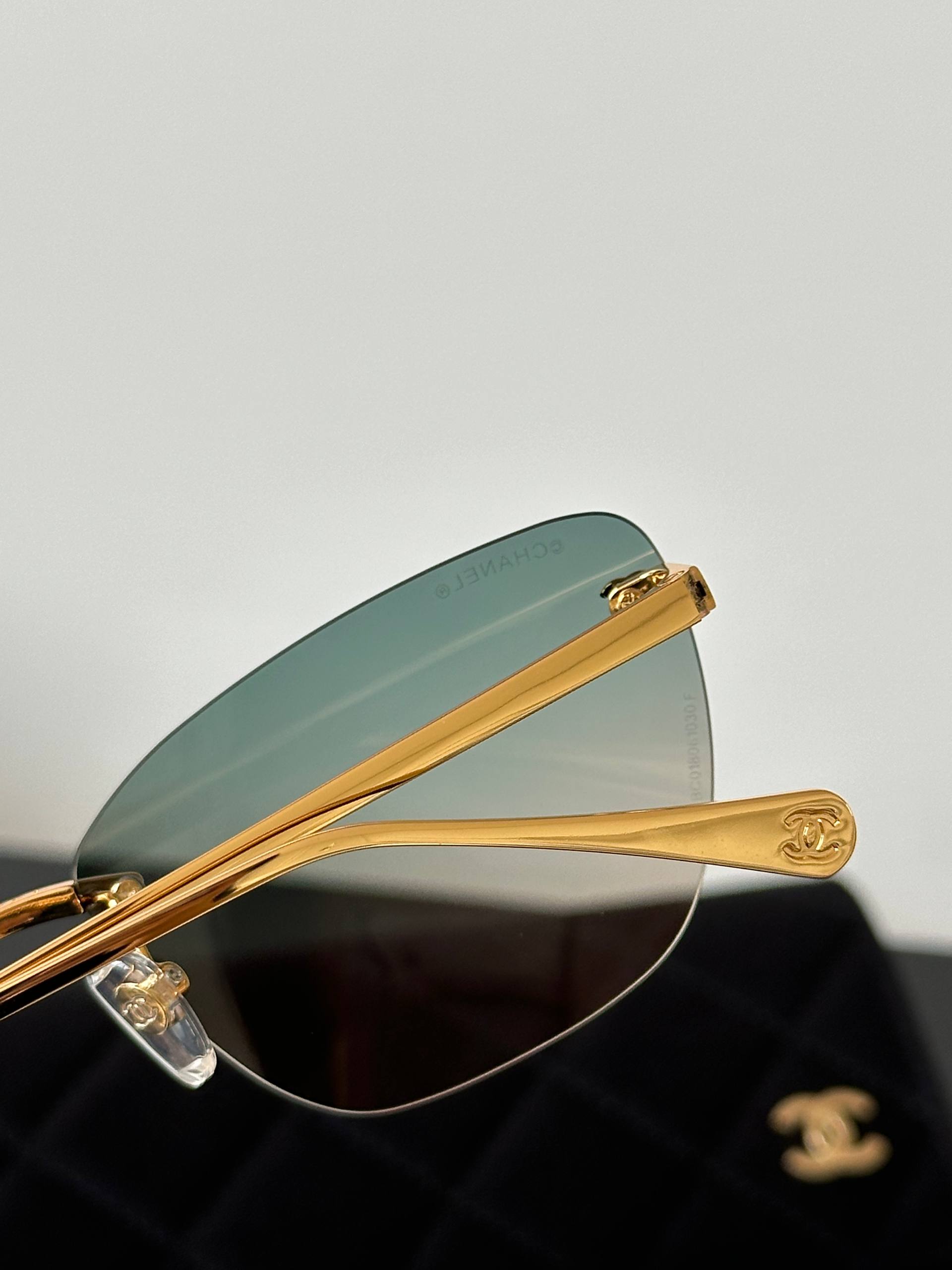 CHANEL Cat Eye Sunglasses CH4286T