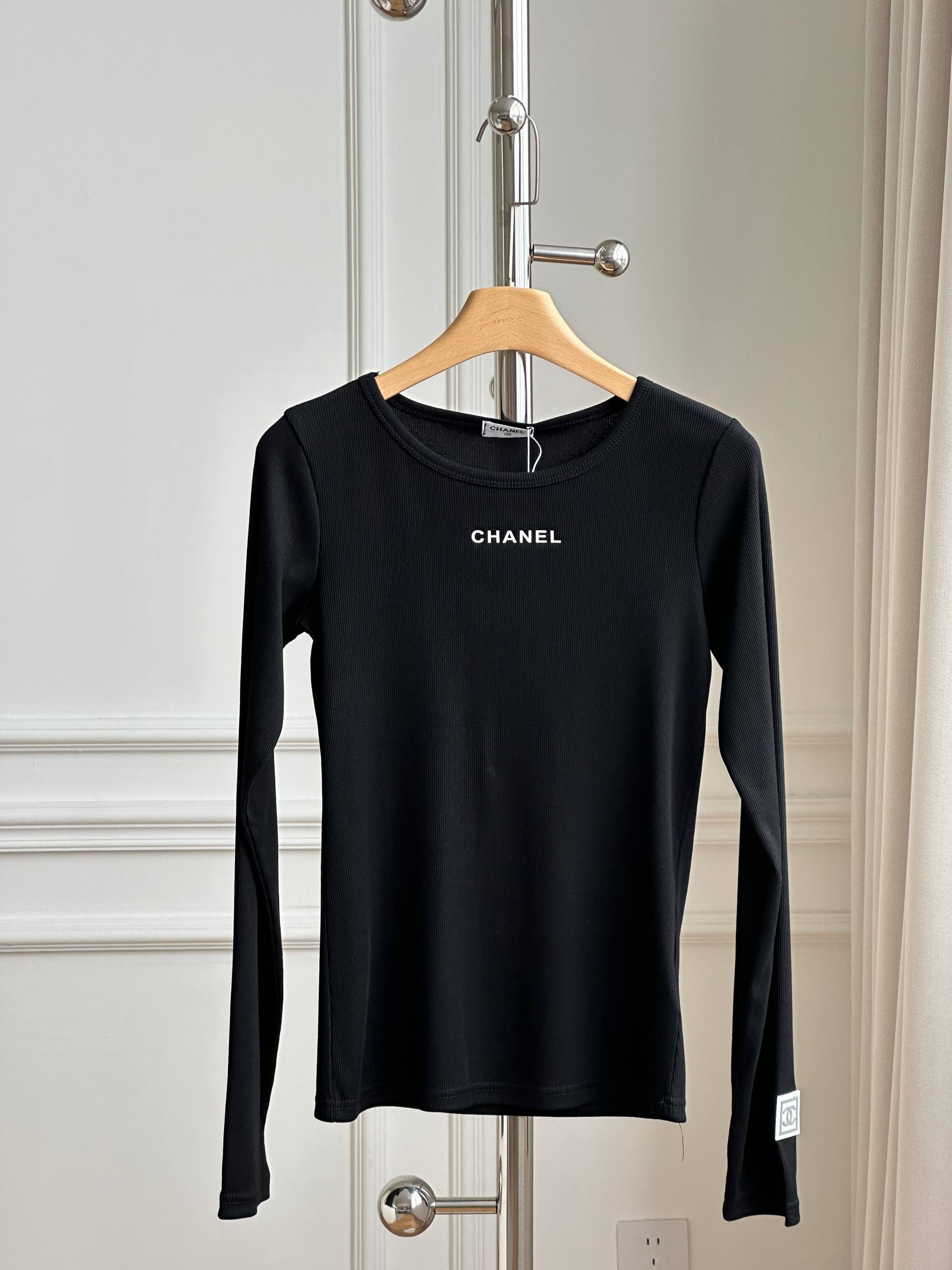 CHANEL Logo Print Ribbed Fitted Long-Sleeve T-Shirt