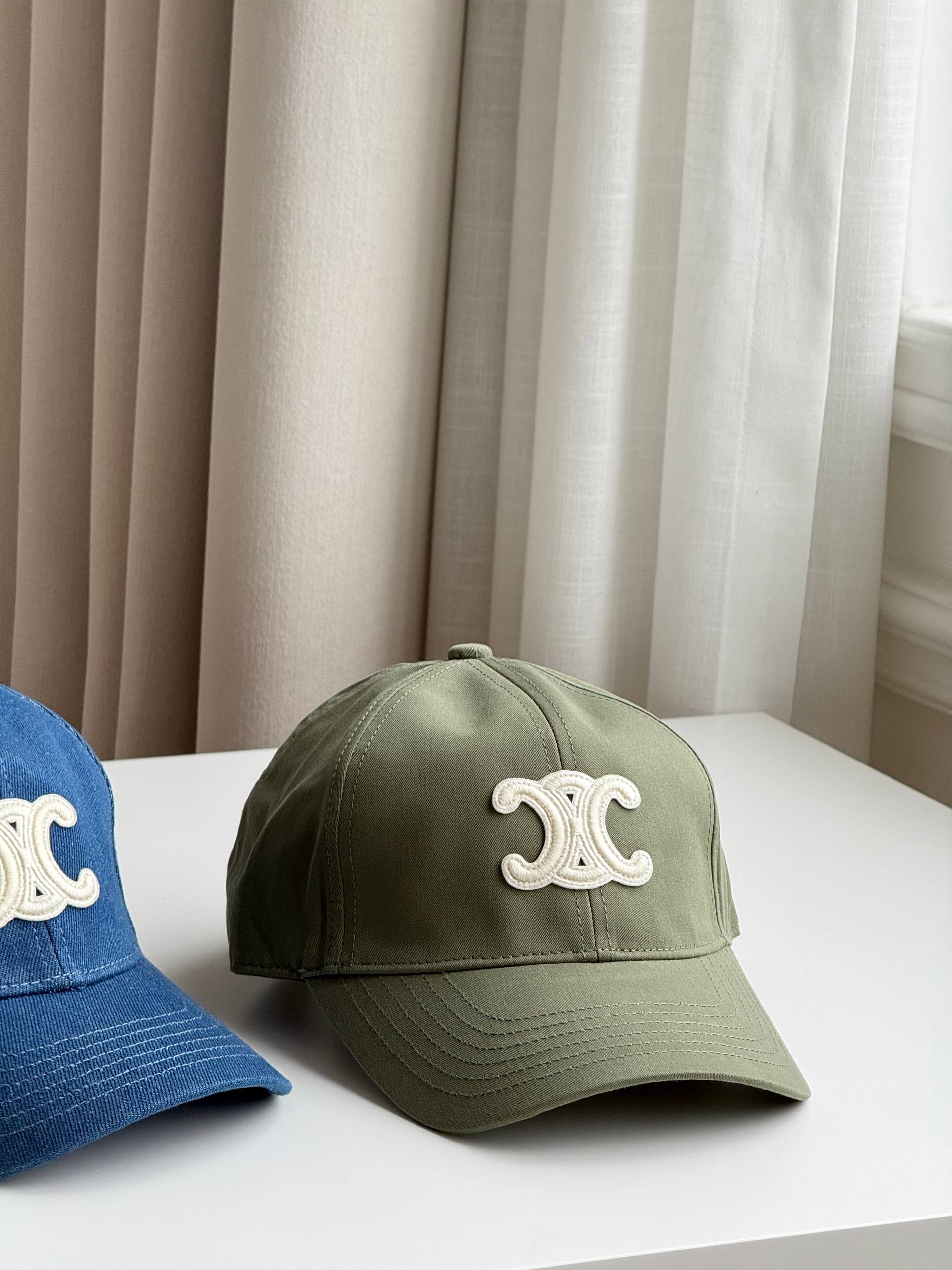 Triomphe Embroidered Baseball Cap