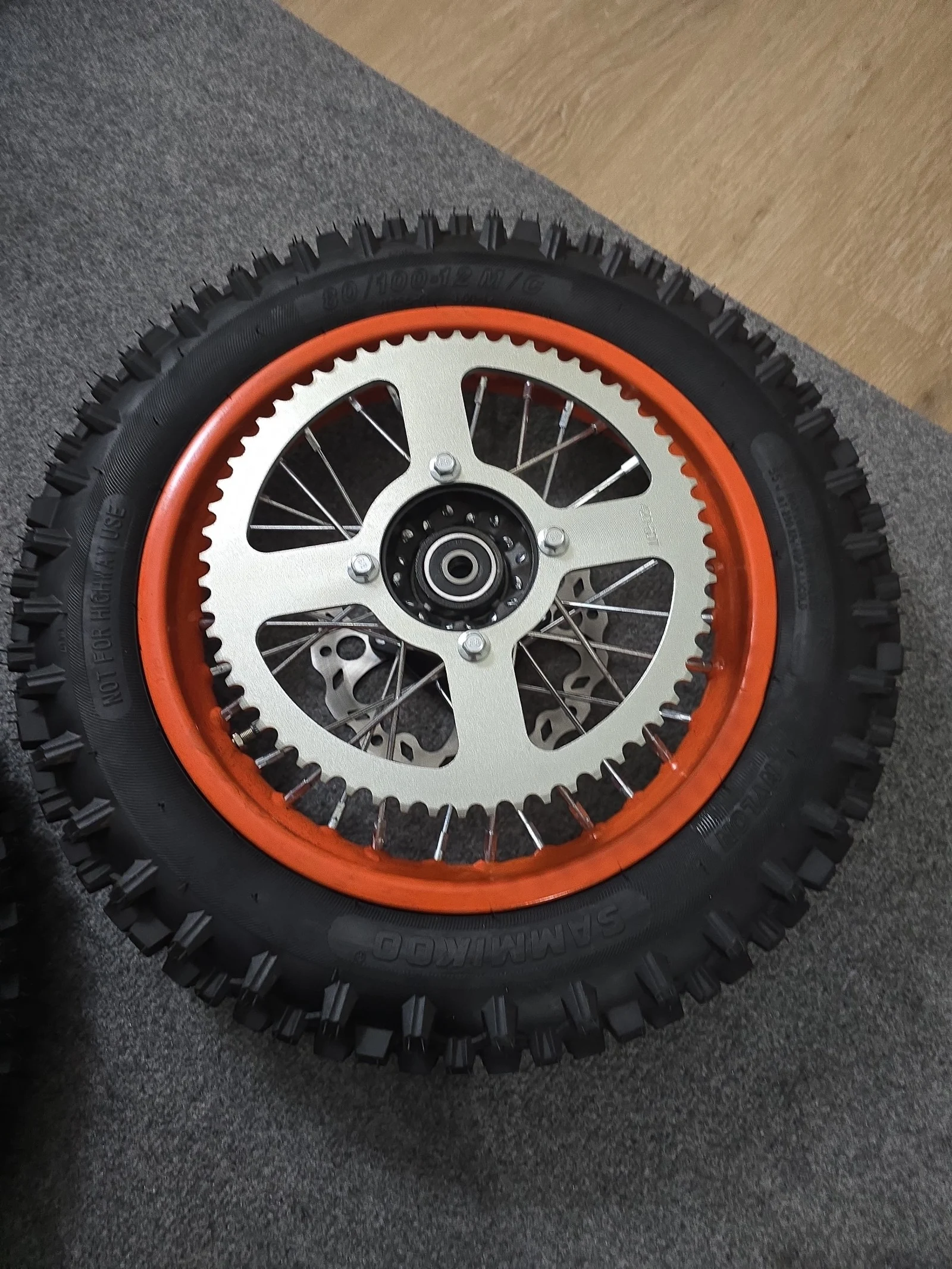 Tuttio soleil 01 black/orange stock 14