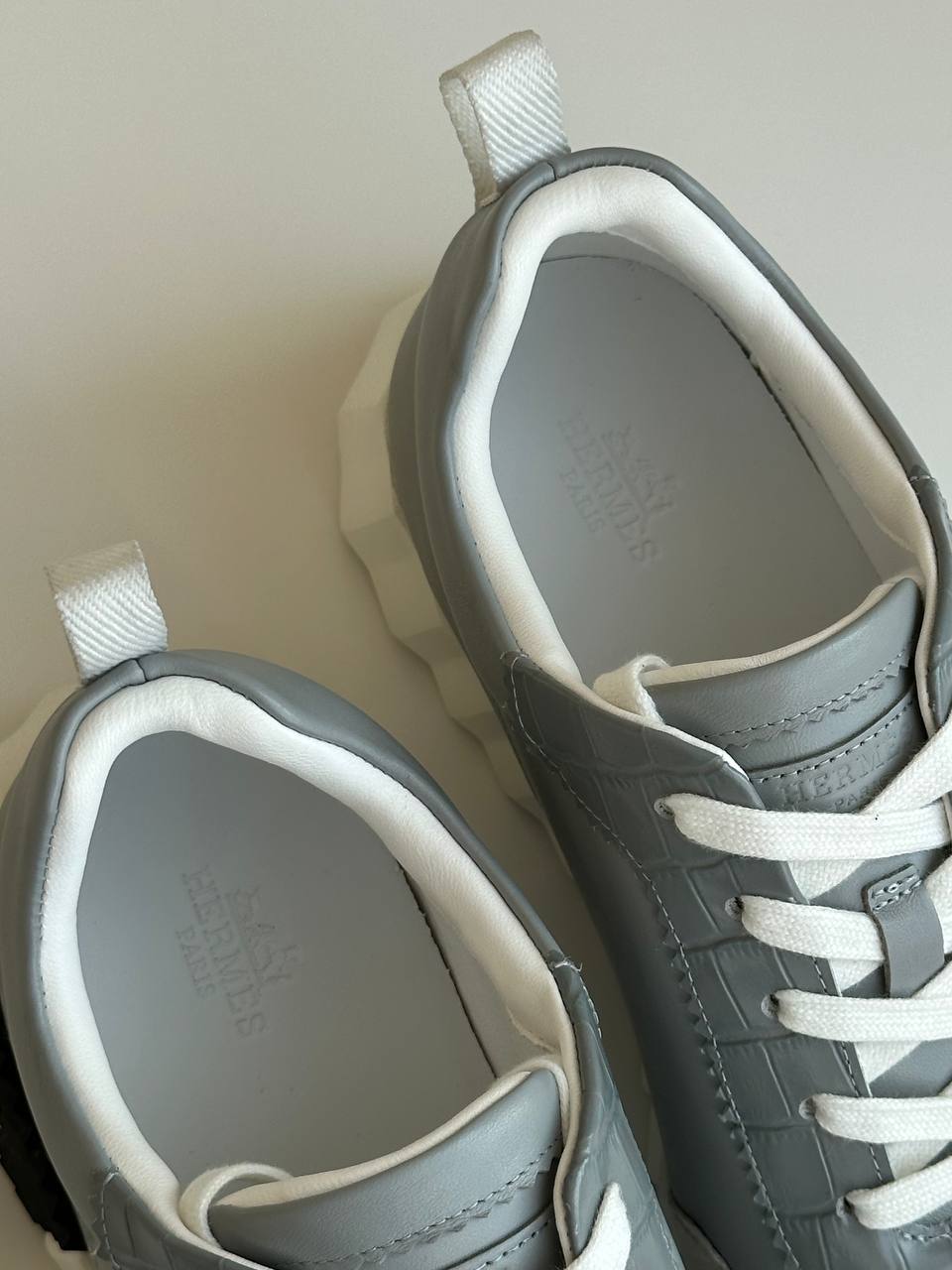 Grey & Cream Croc Embossed Leather Gear Sole Lace-Up Casual Sneakers