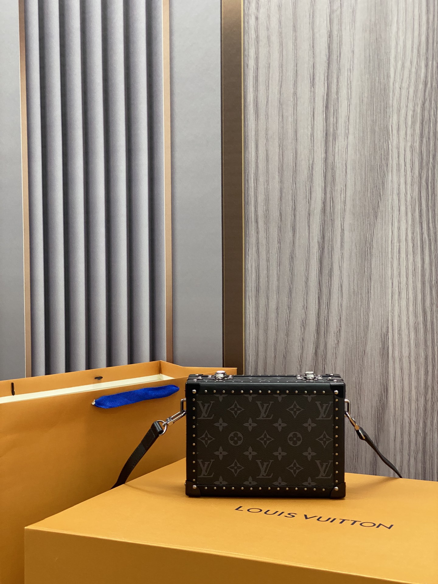 LV Clutch Box