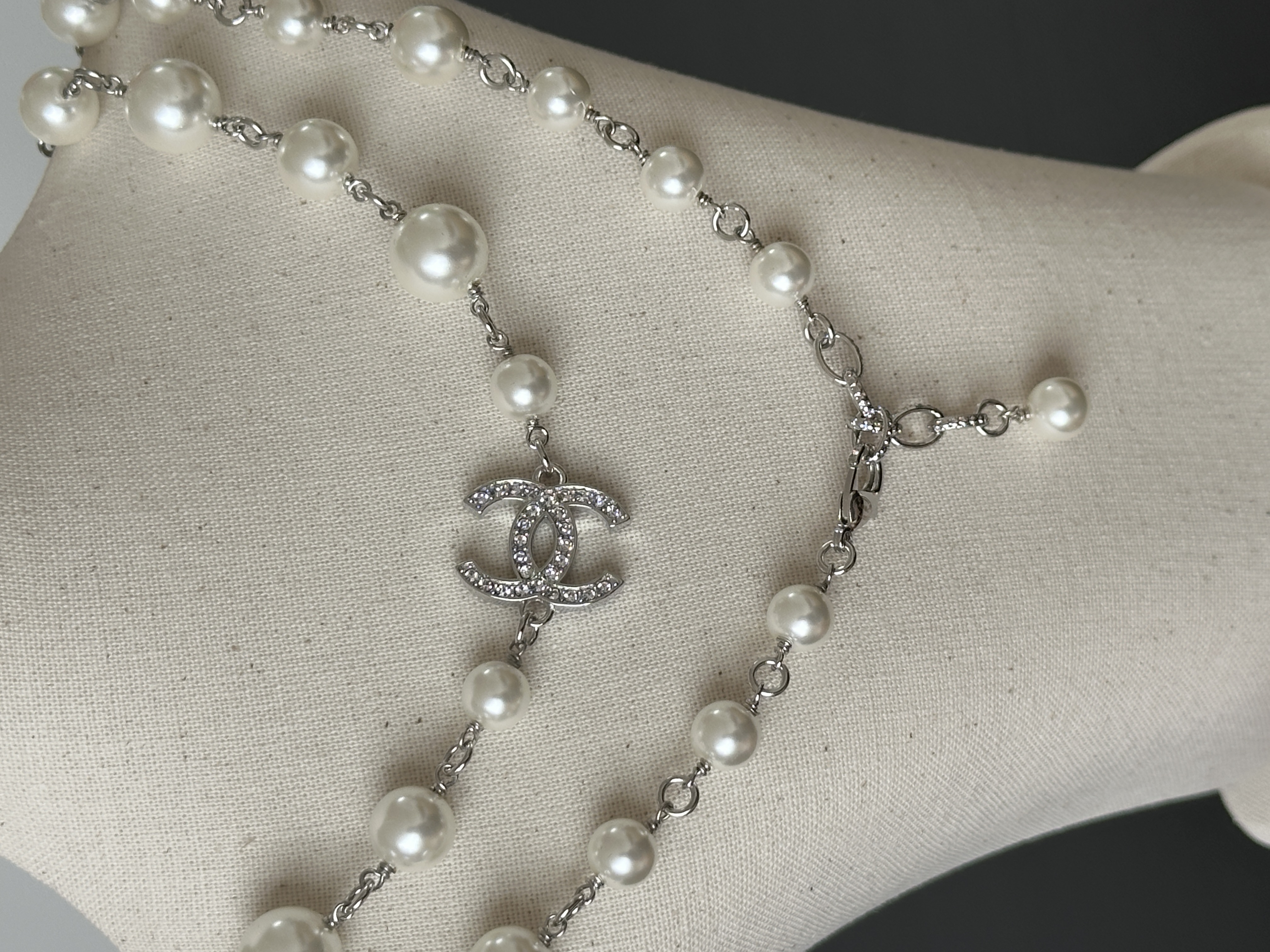 CHANEL Graduated Pearl Long Necklace